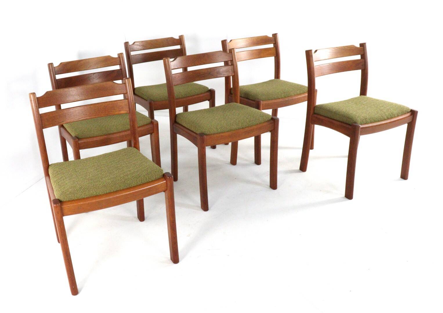 6 chaises dans le goût de Dyrlund 'Sentved'