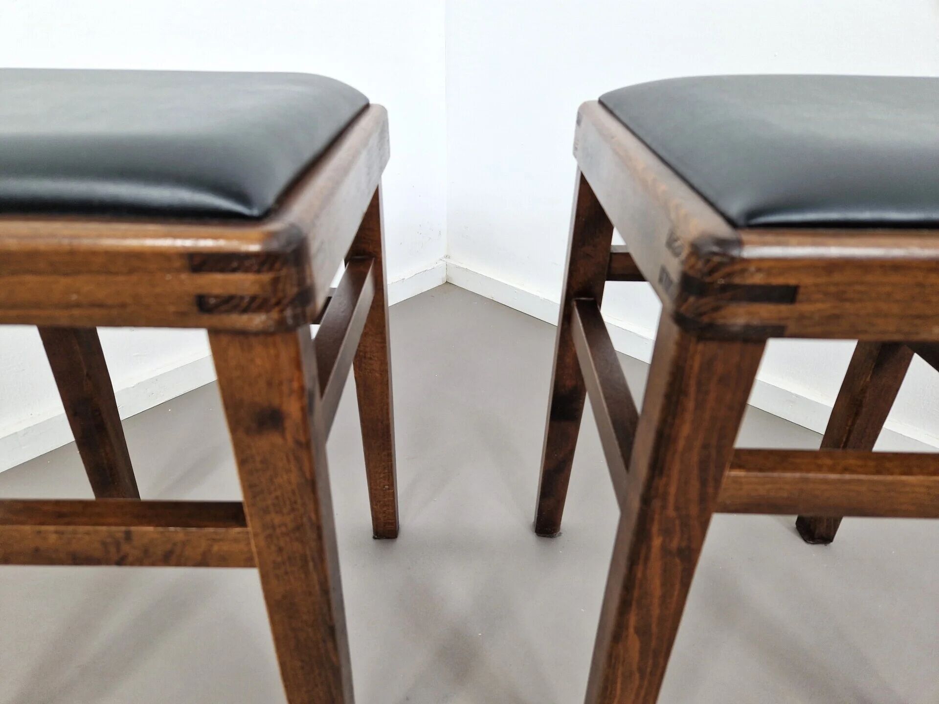 Pair of mid-century stools | 1960s