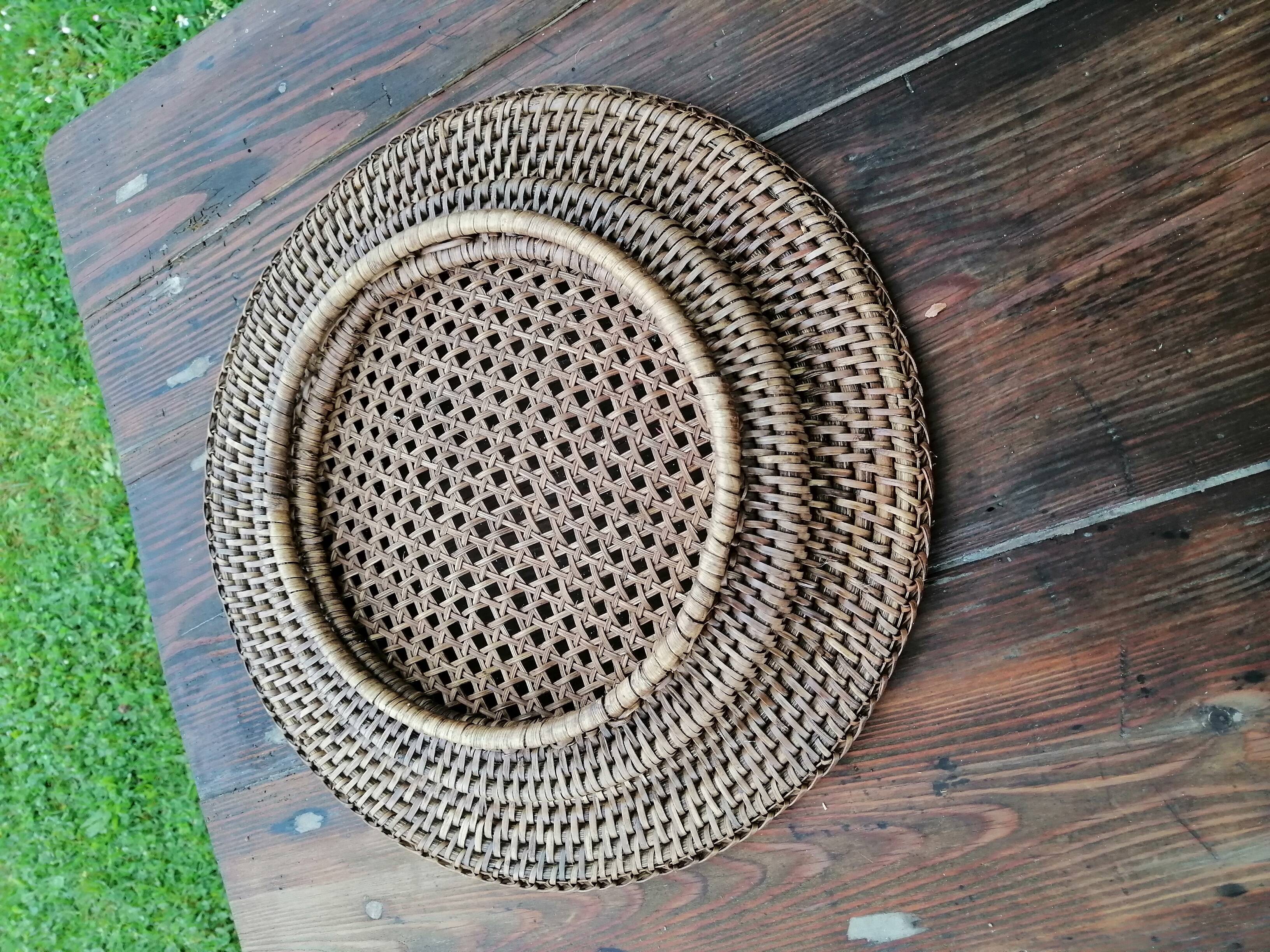 Round wicker fruit cup braid
