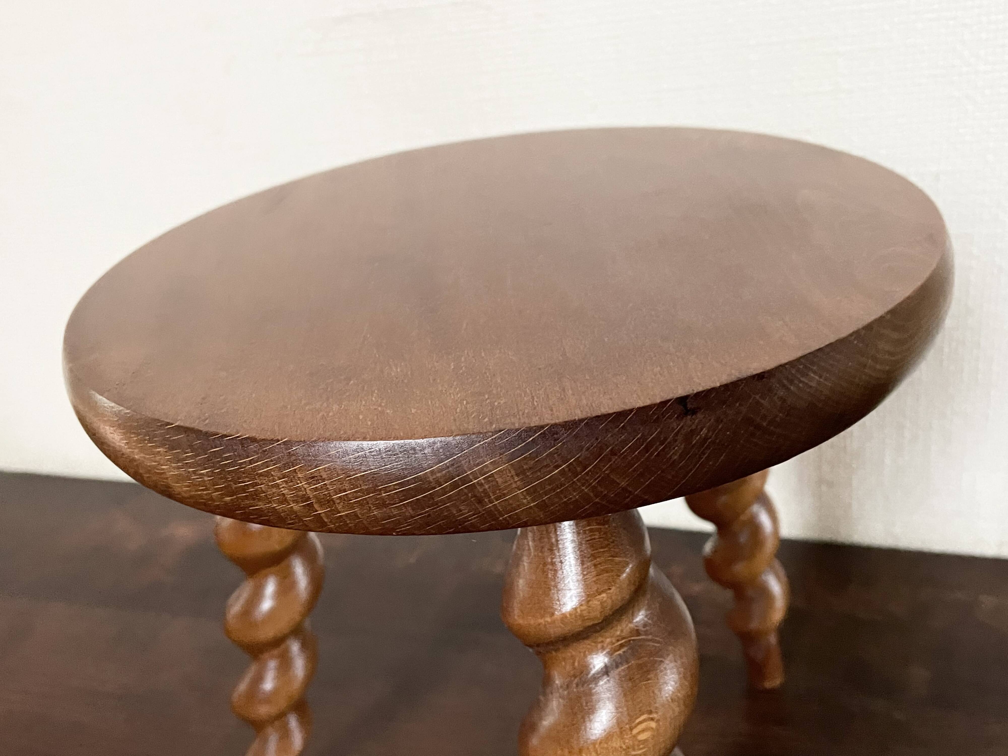 Tabouret tripode