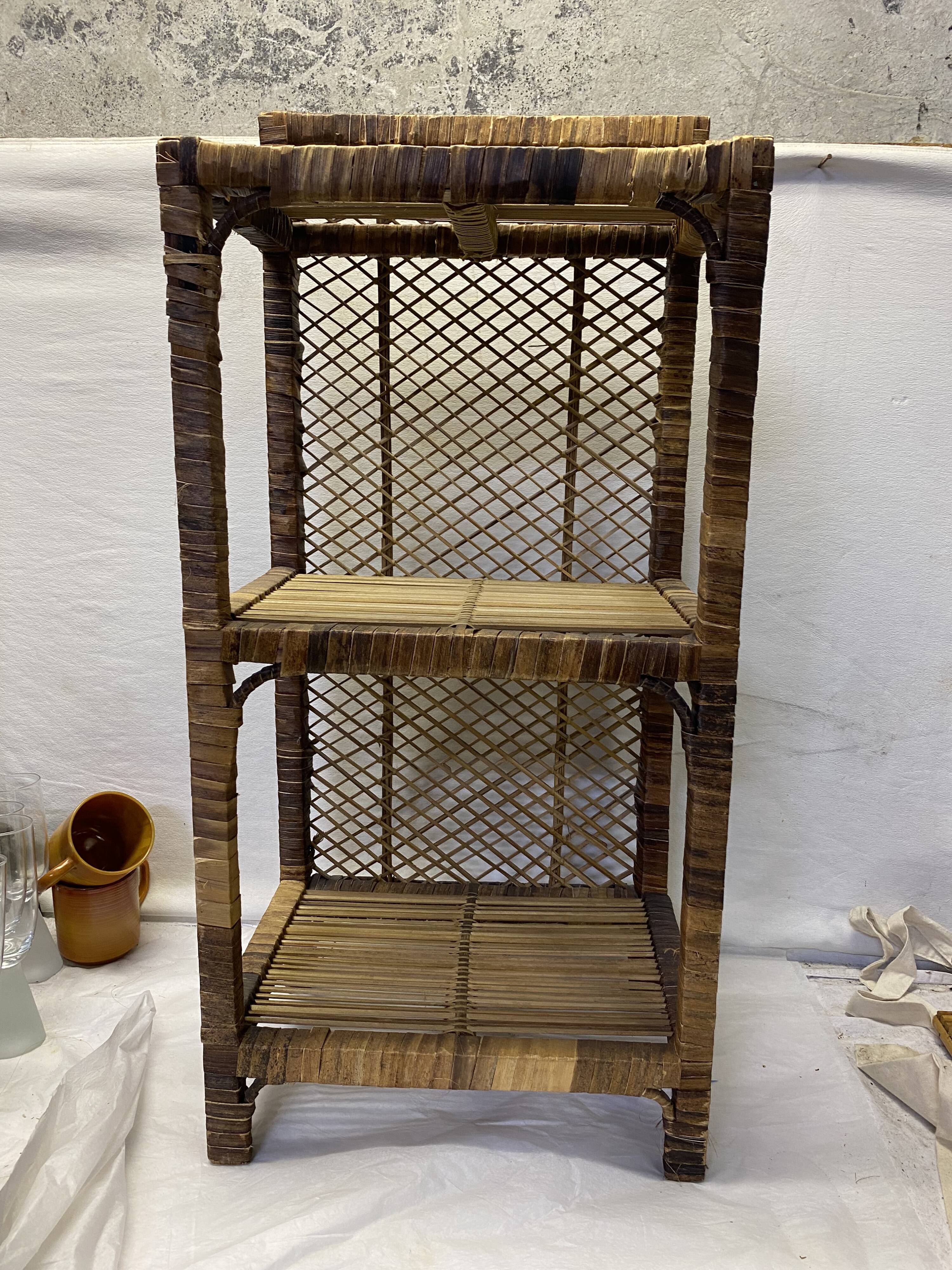 Étagère rotin vintage