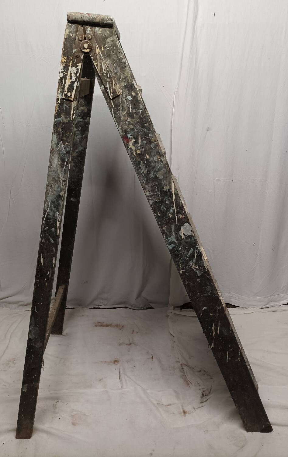 Ancien escabeau de peintre en bois