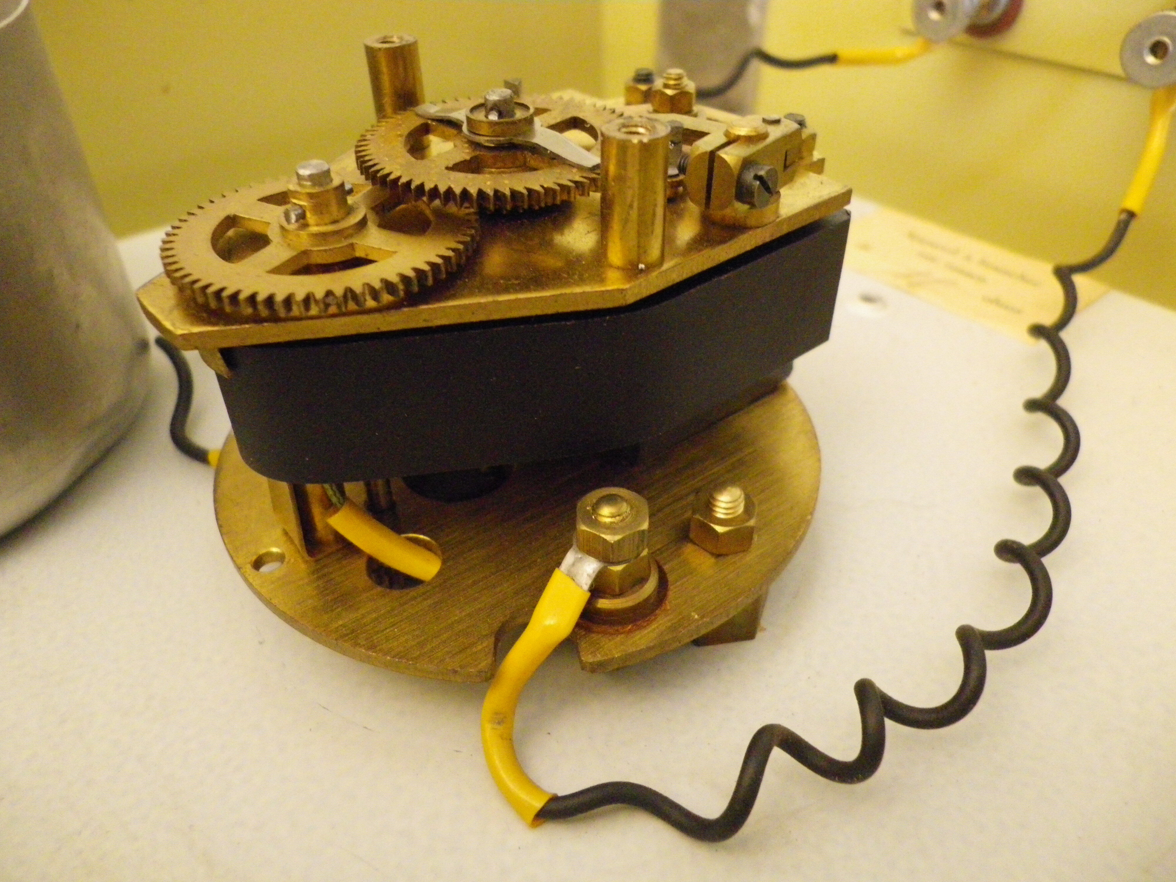 1970 Decoration Shine Receiver Clock with porcelain rose window