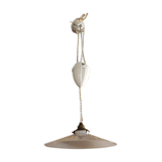 Ancienne suspension monte et baisse en porcelaine et opaline blanche