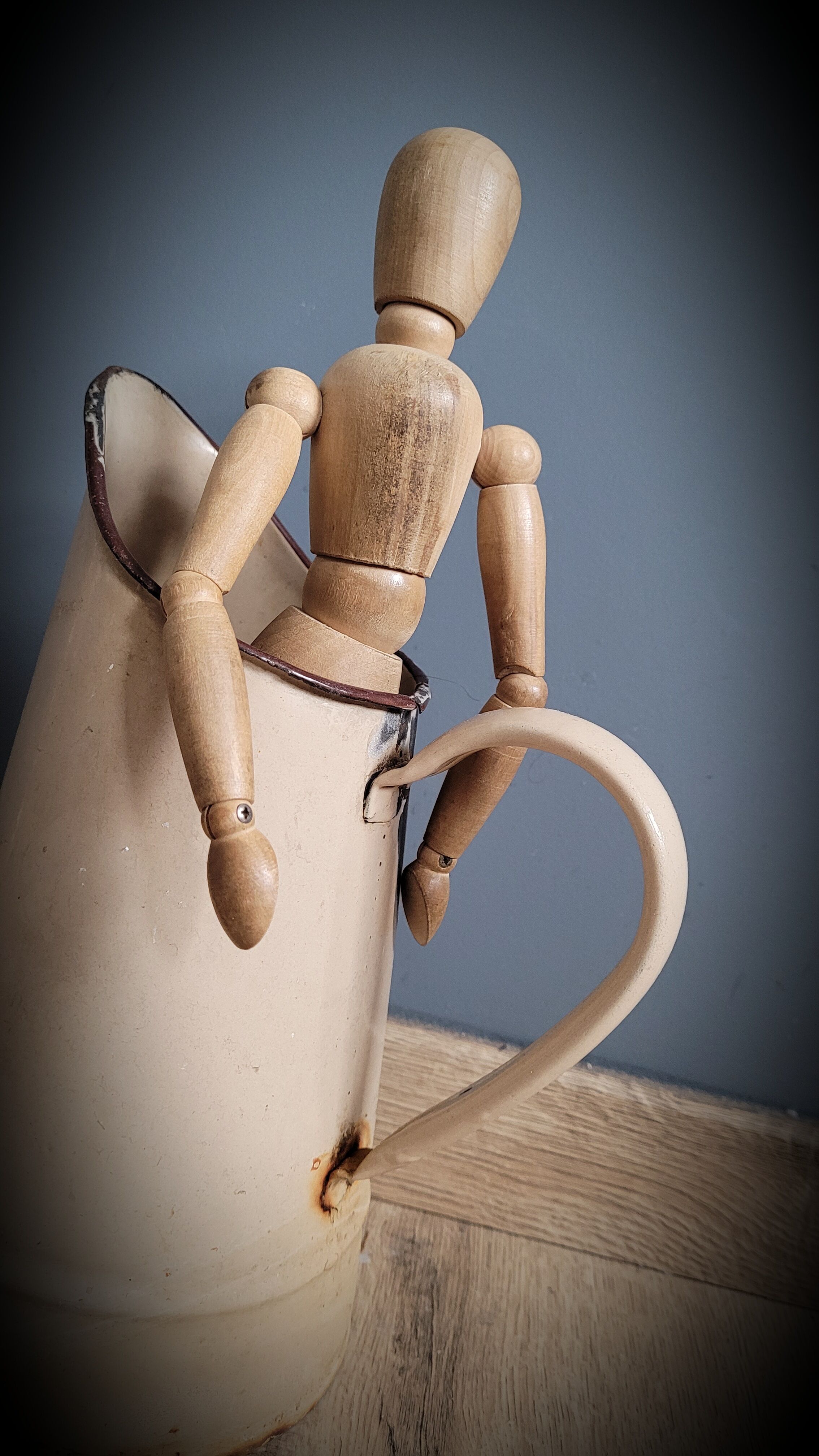 Broc enamelled beige