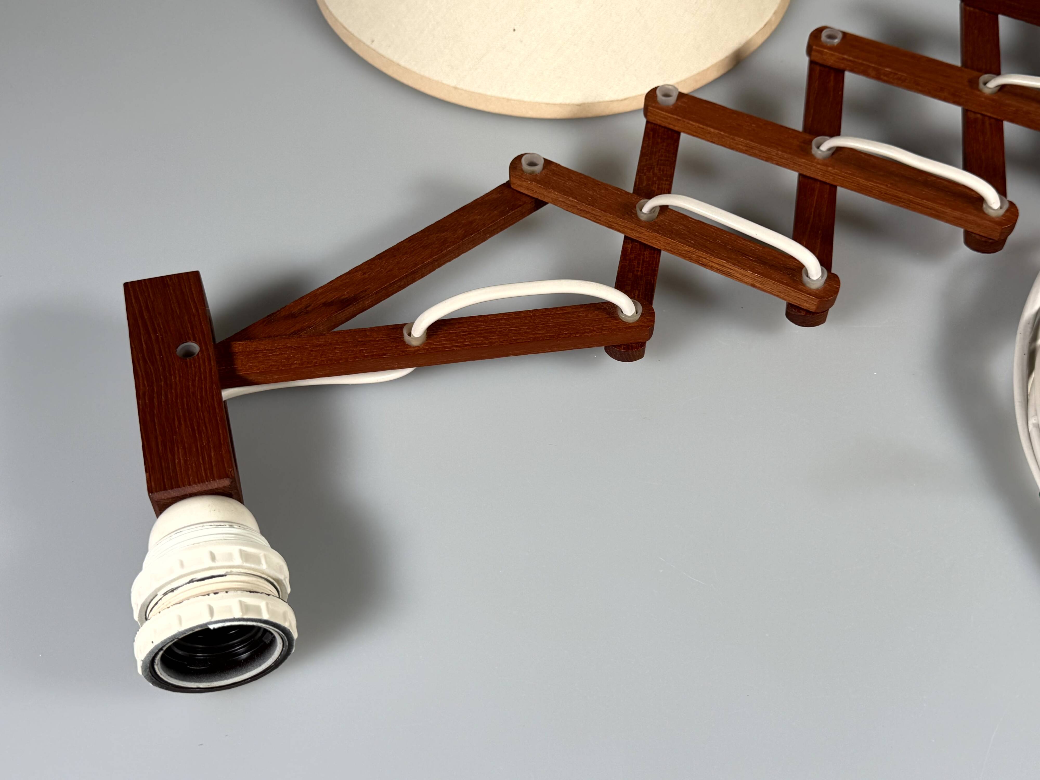 Applique murale des années 1960 1970, lampe ciseaux en teck, Danemark, design danois
