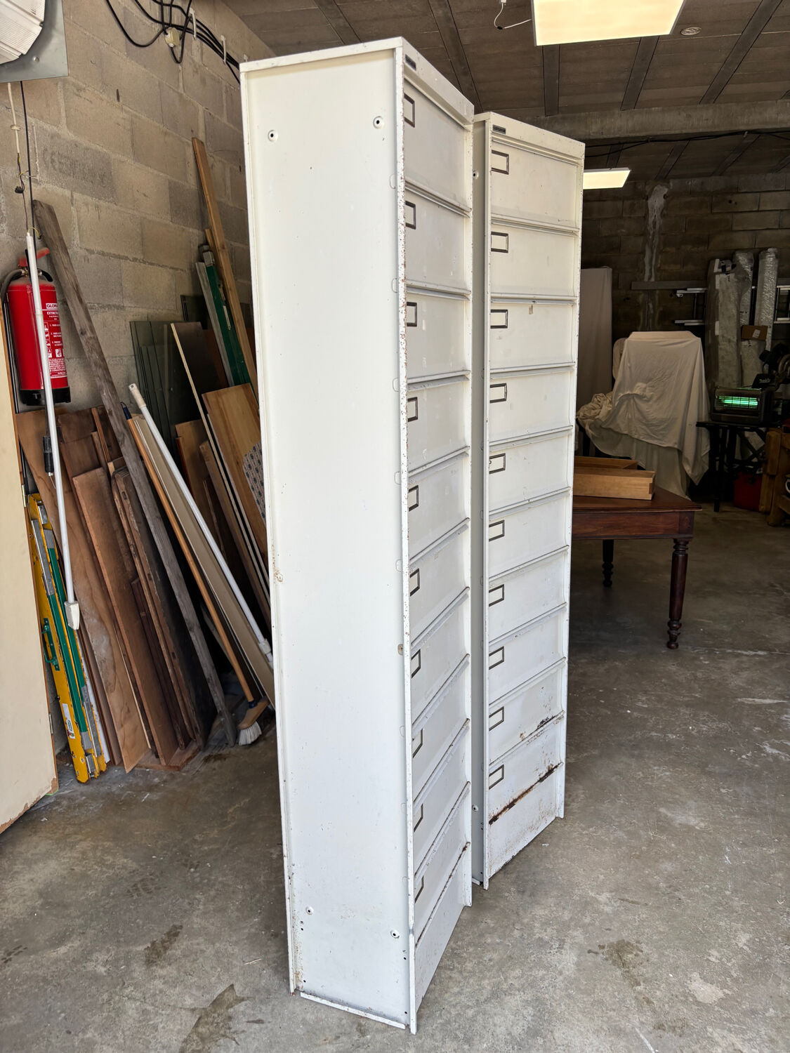 Casiers métalliques à clapets