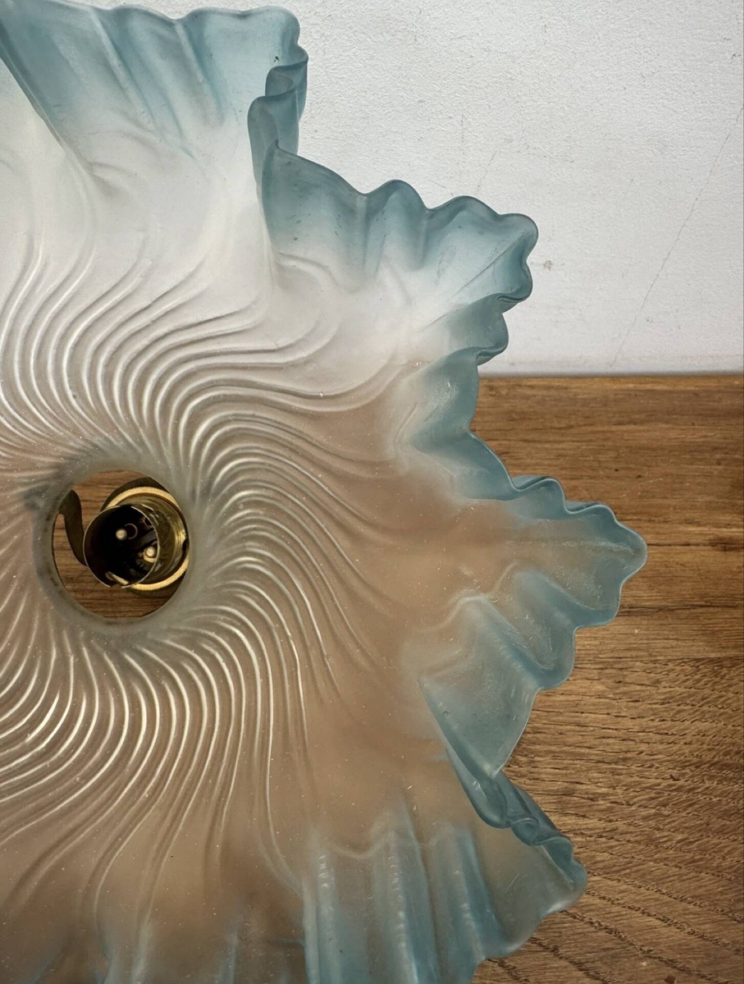 Ancienne Suspension abat jour dentelle verre plissé bleu griffe +douil