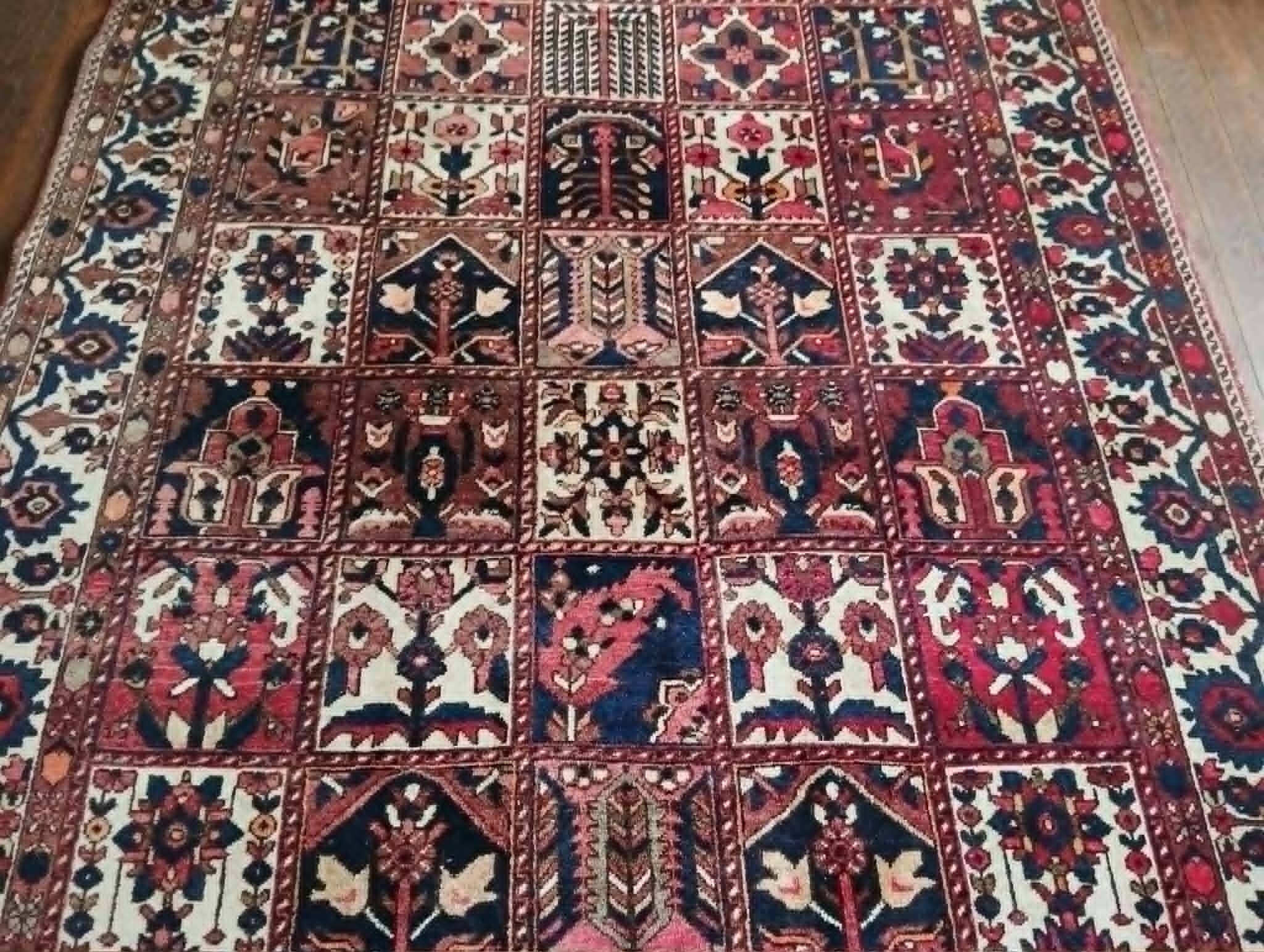 Handmade Bachtiar Persian rug 320x215cm