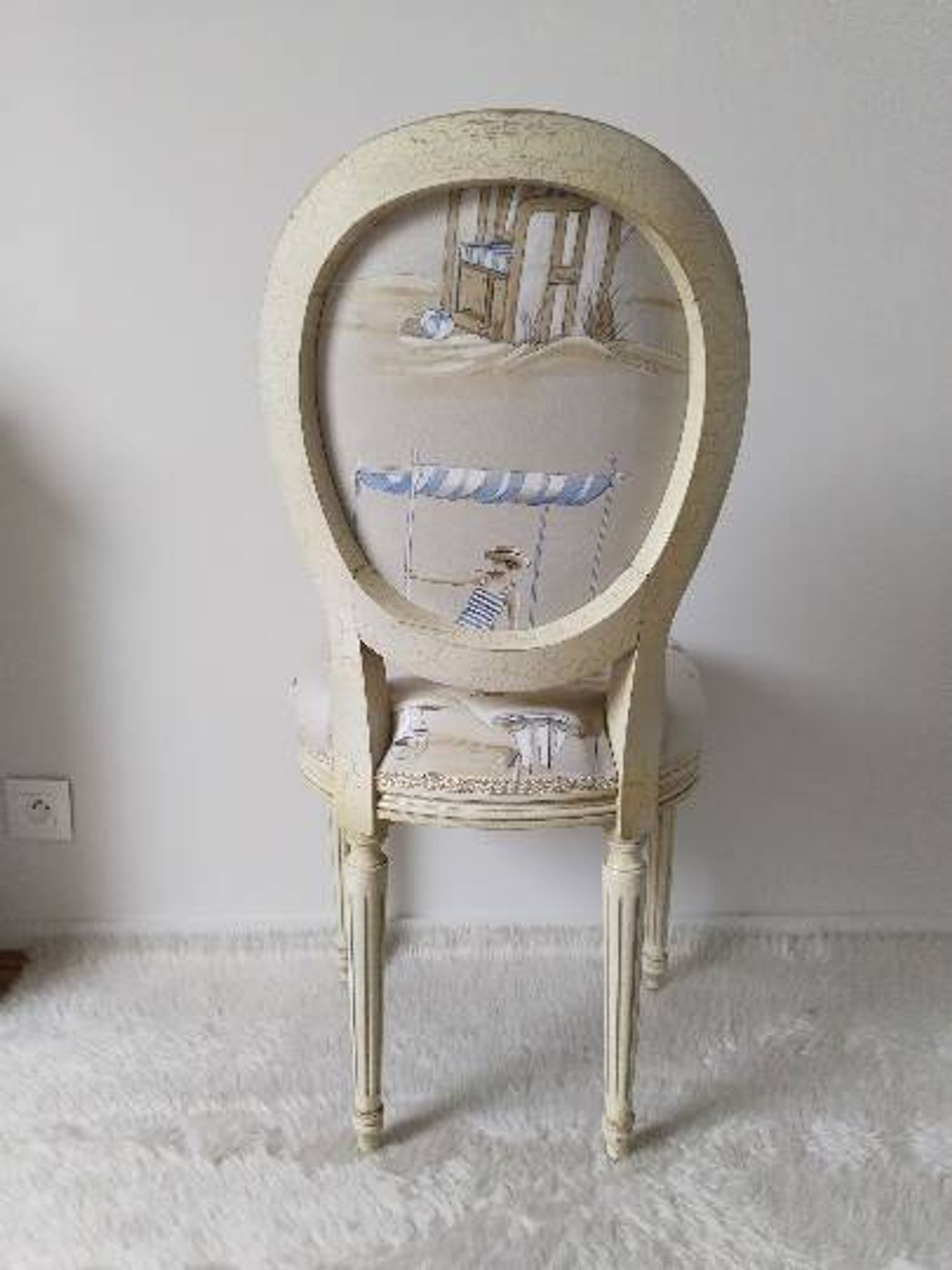 Louis XVI upholstered medallion chair, beige cracked patina, sea fabric