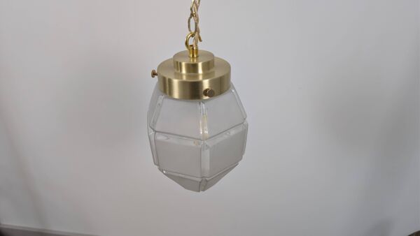 Suspension Art Déco en verre facetté, luminaire vintage esprit diamant et é