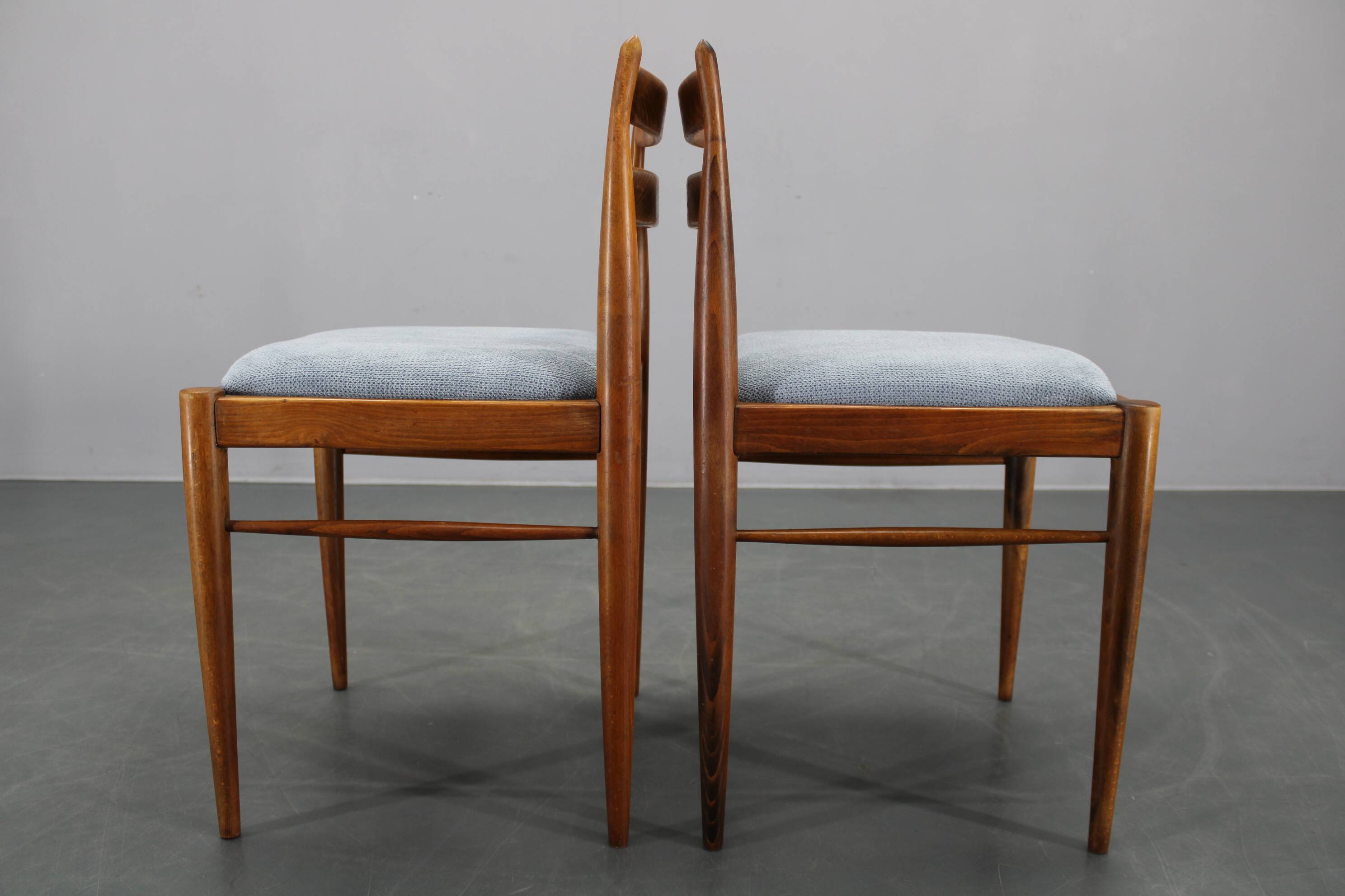 Ensemble de quatre chaises de salle à manger en hêtre rénovées, Tchécoslovaquie, années 1970