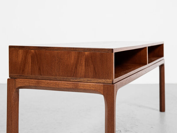 Console danoise du milieu du siècle en teck par Aksel Kjersgaard années 1960