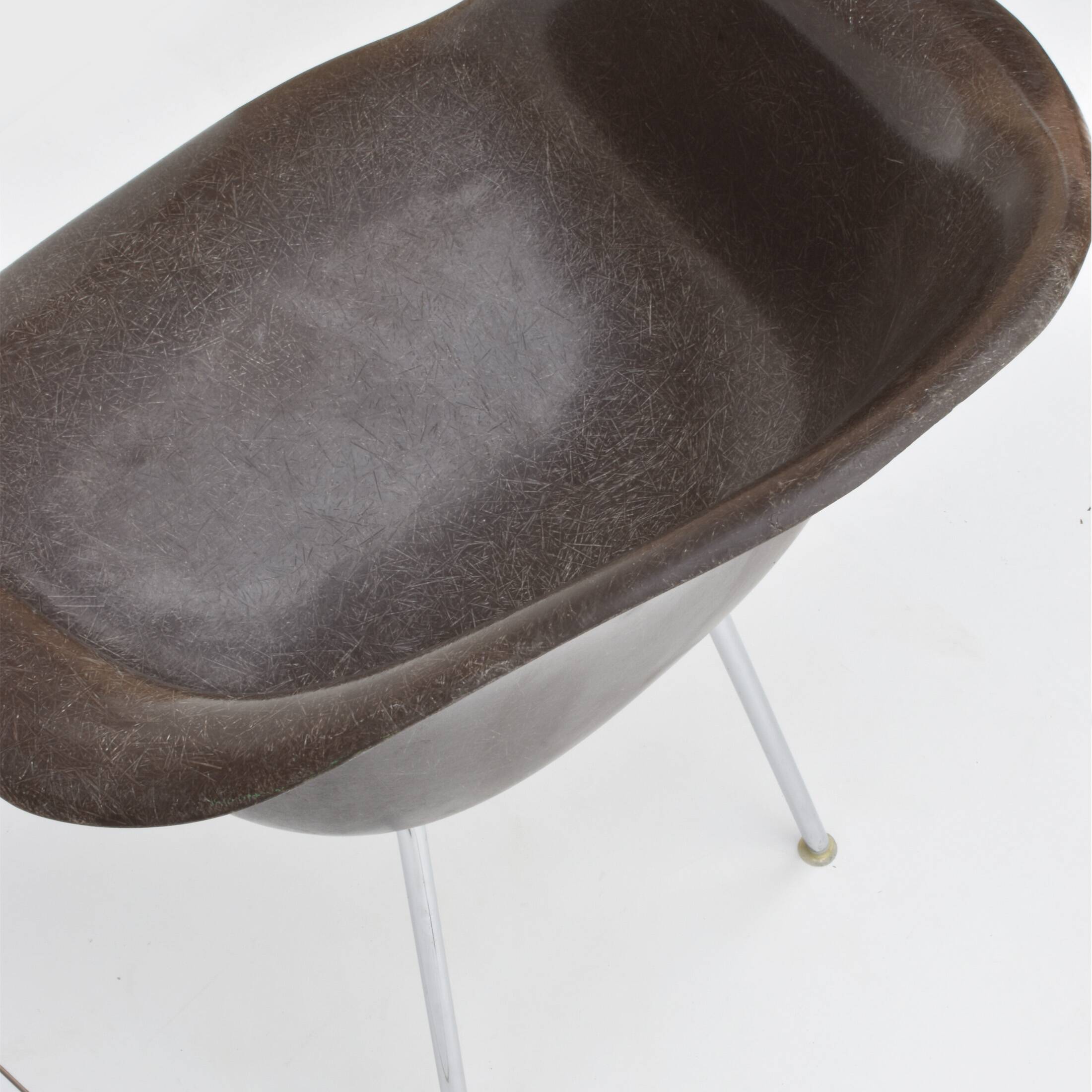 Fauteuil Eames DAX fibre de verre édition Vitra des années 60/70