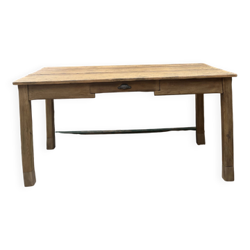 Farm table
