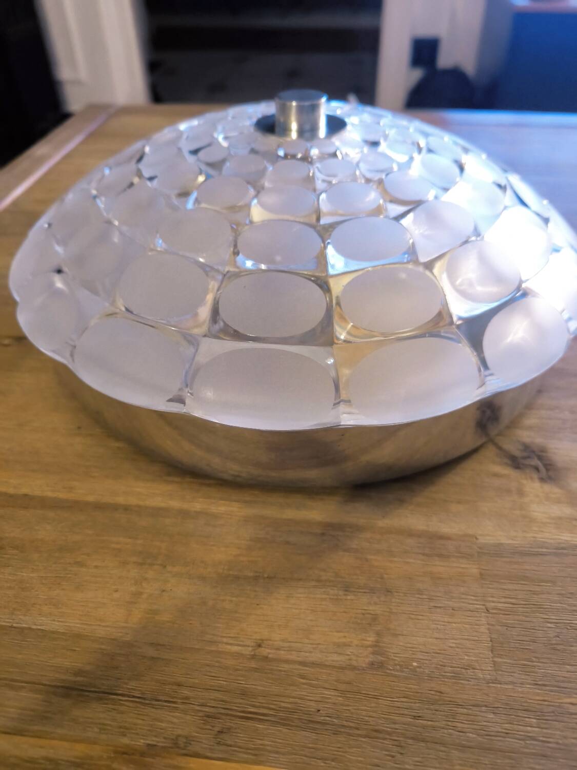 Wall/Ceiling Light
Aluminum and glass by Peill &
Putzler 197