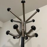 Metal parrot coat rack