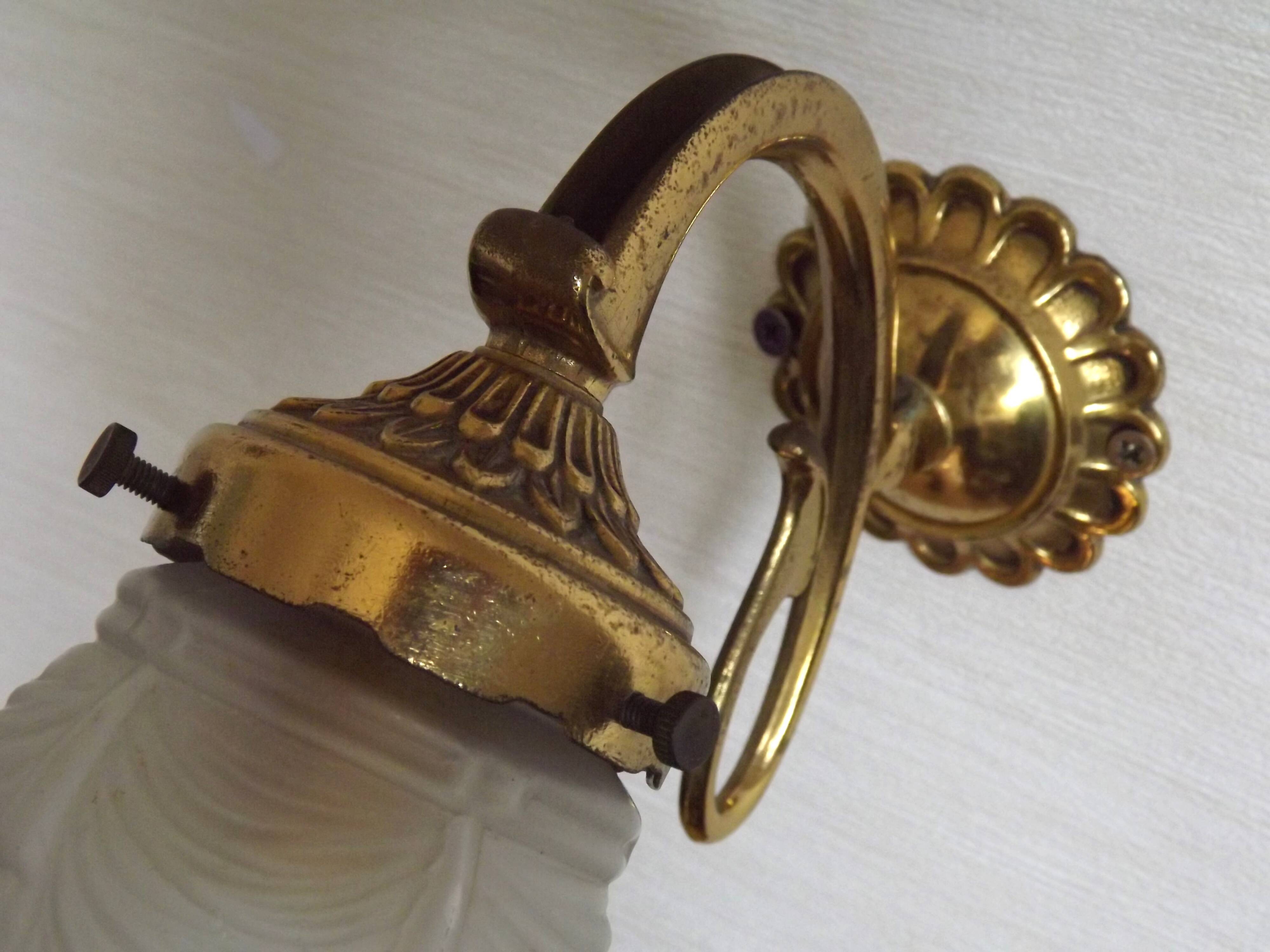 French Vintage Brass Single Wall Light Patterned Frilled Glass Shade