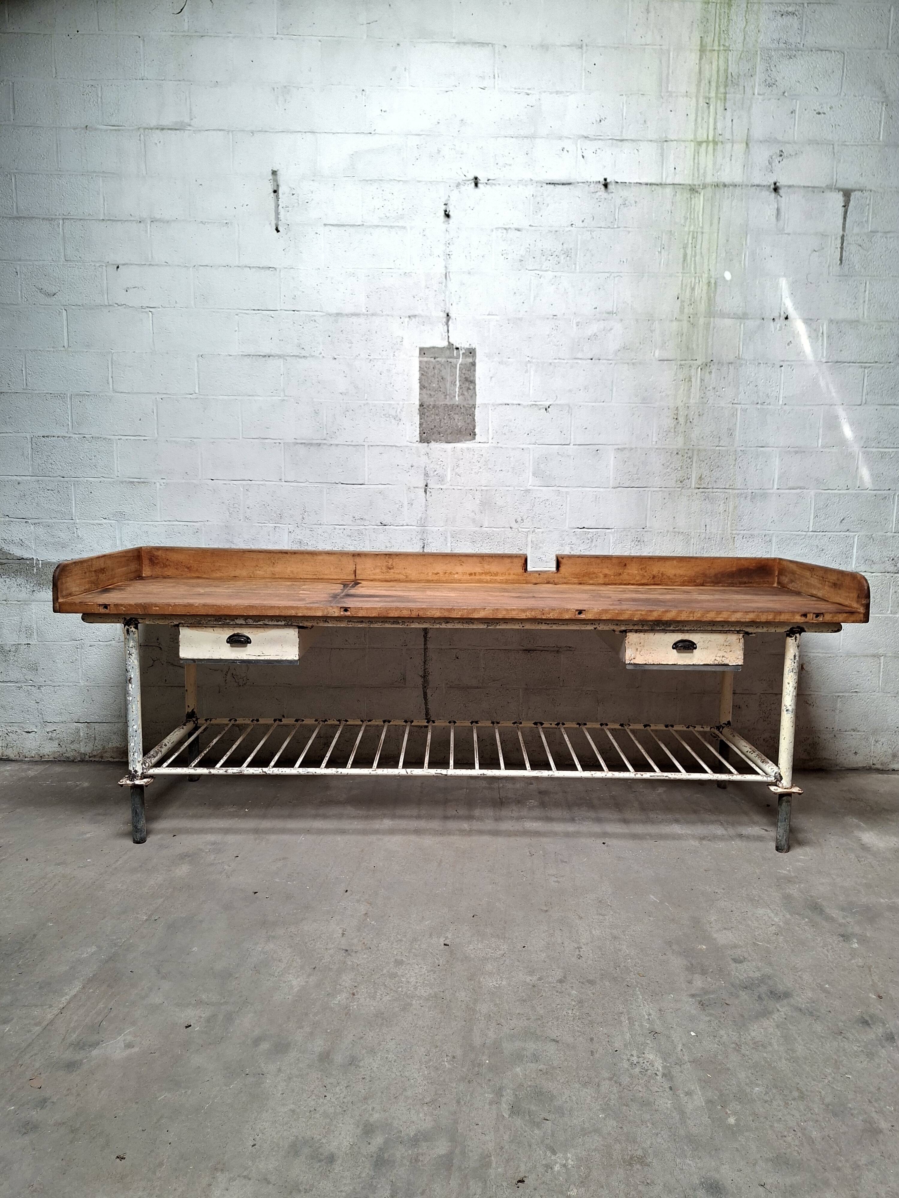 Baker's table | central island | industrial workbench
