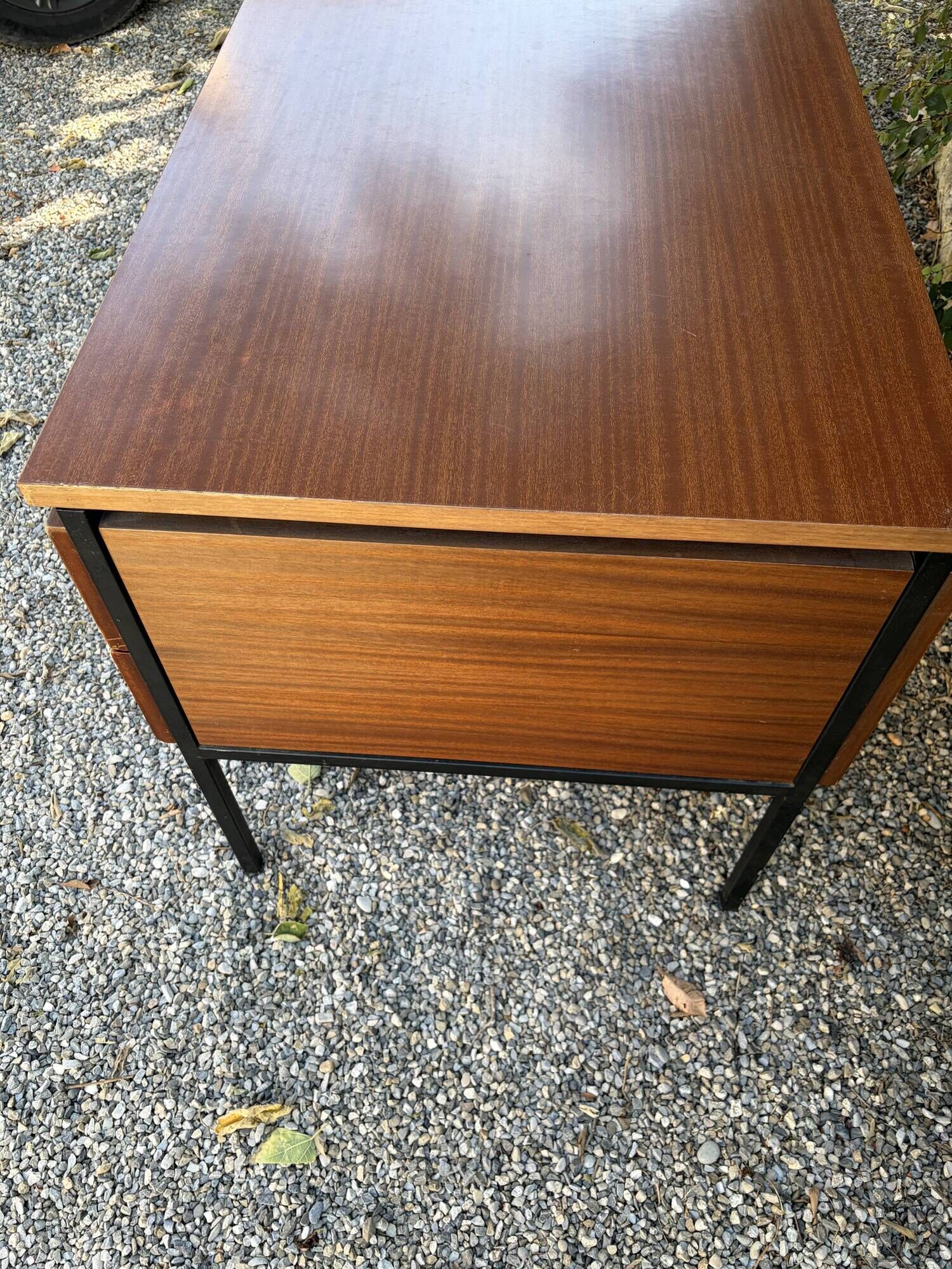 Model 620 desk by Pierre Guariche for Minvielle, France circa 1955