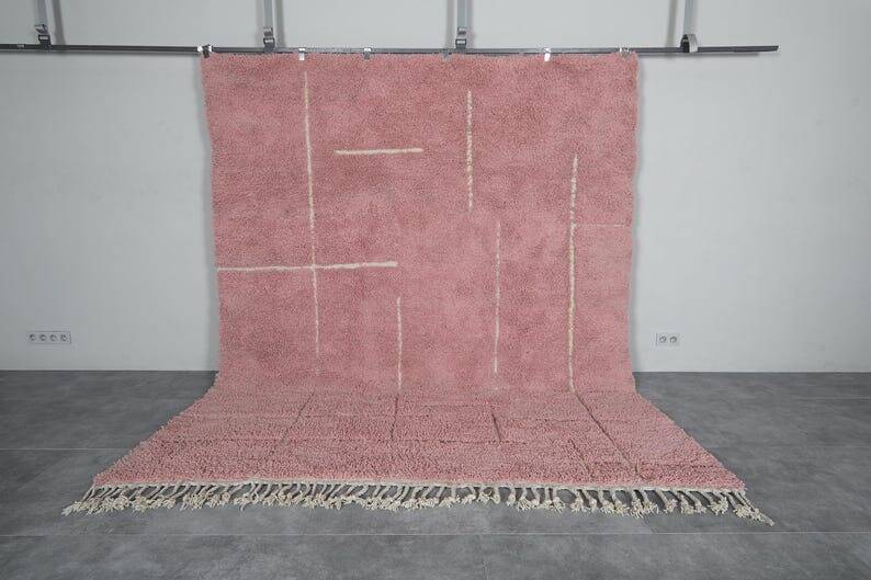 Custom traditional Beni Ouarain rug in handmade pink, 2/3 m.