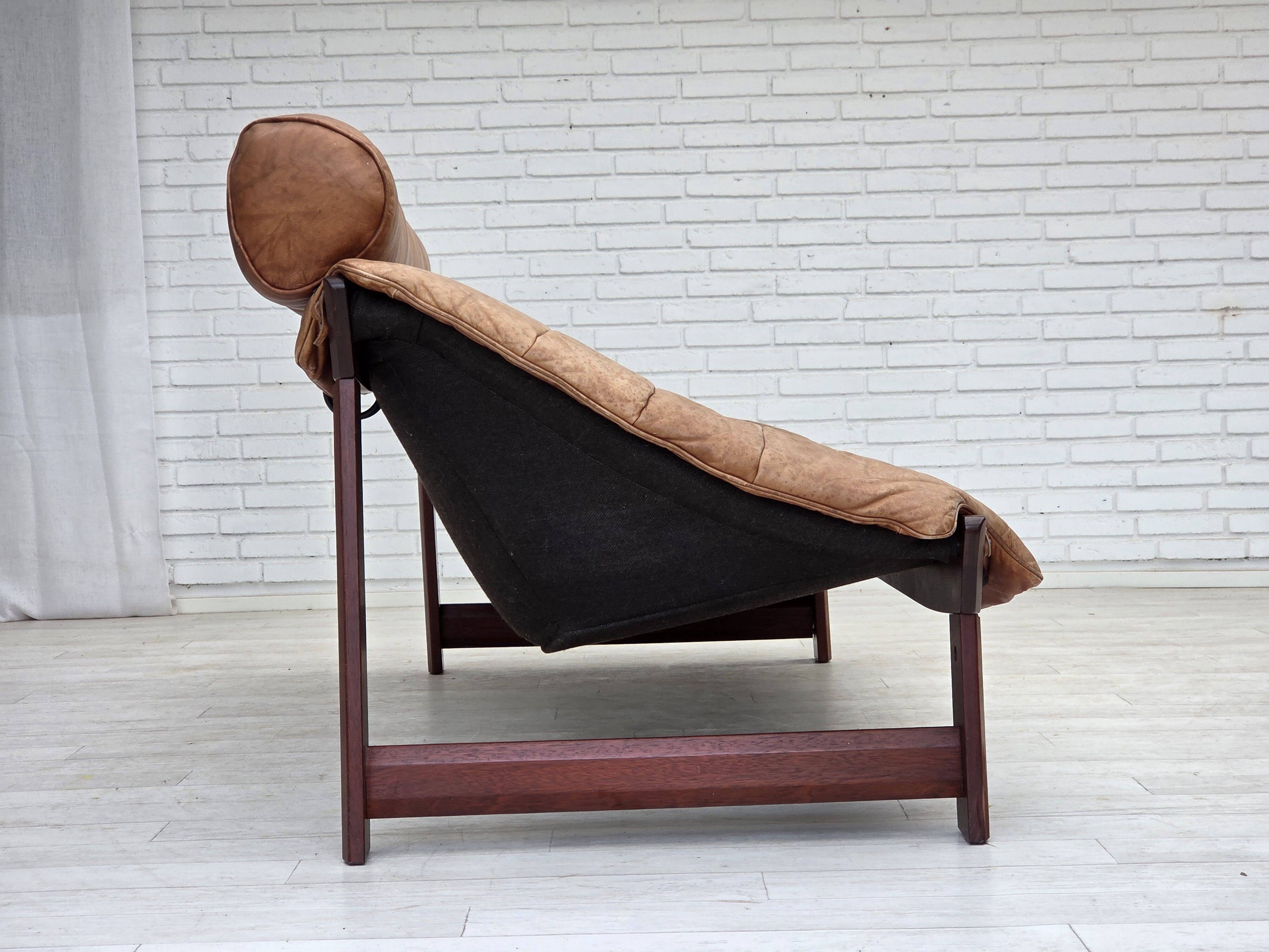 1970s, Norwegian design by Jan Erik Lindgren. 2-seater sofa model "Amazon".