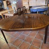 Scandinavian extendable table in rosewood from the 1960s.