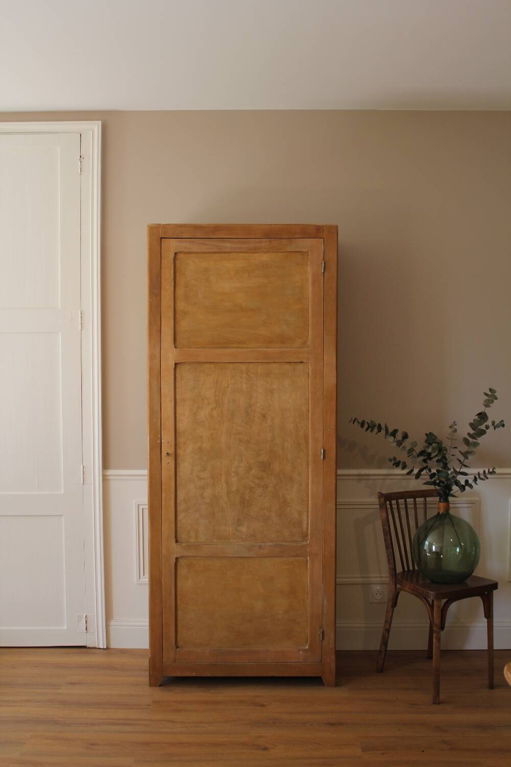 Bonnetière, Parisian wardrobe