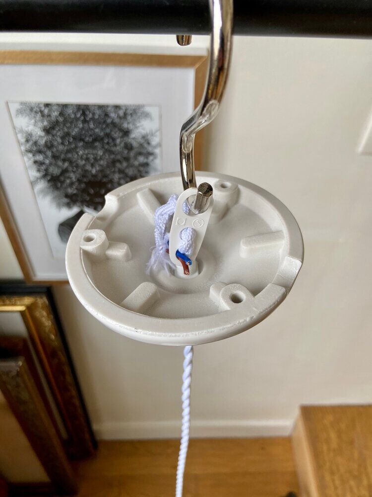 White glass hanging lamp