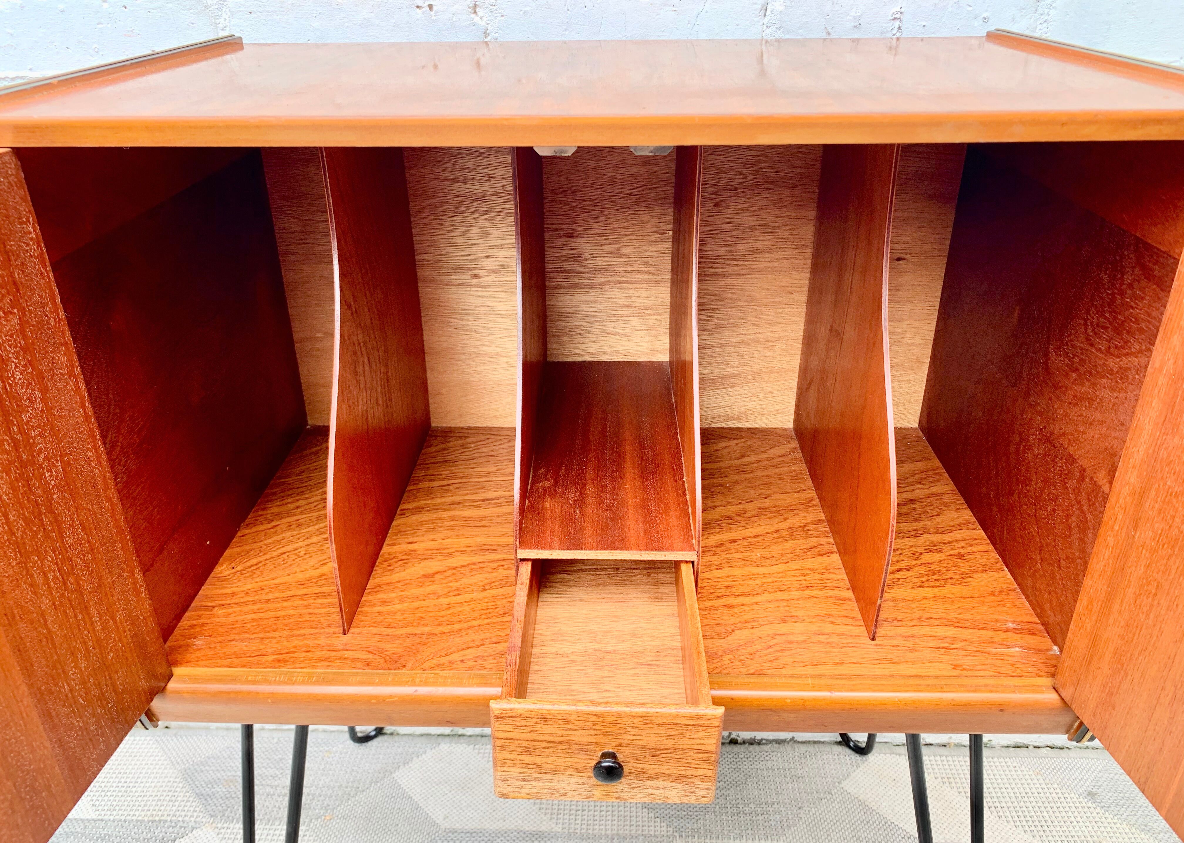 Buffet pour disques vintage