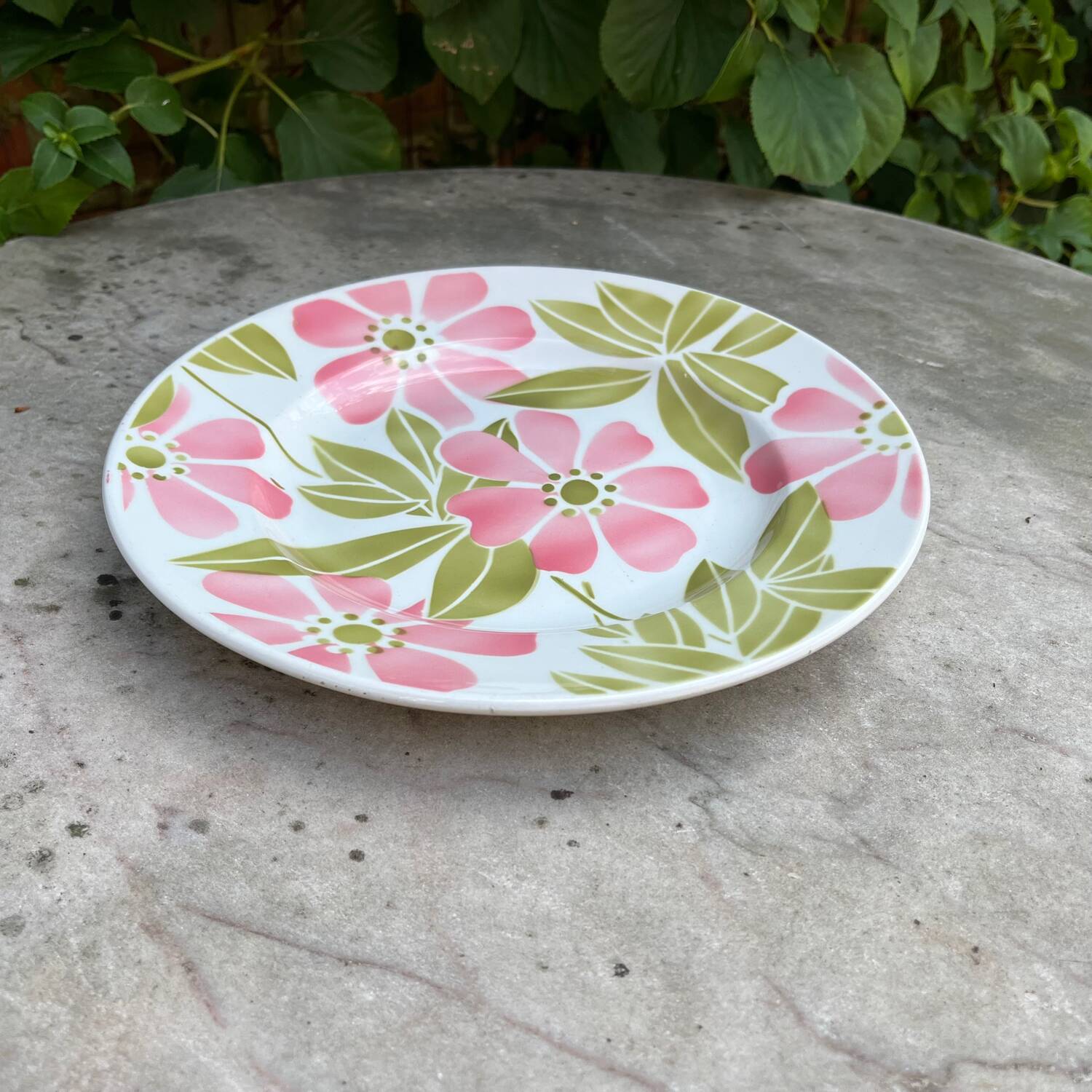 Vintage round dish Digoin Sarreguemines decor Edwina