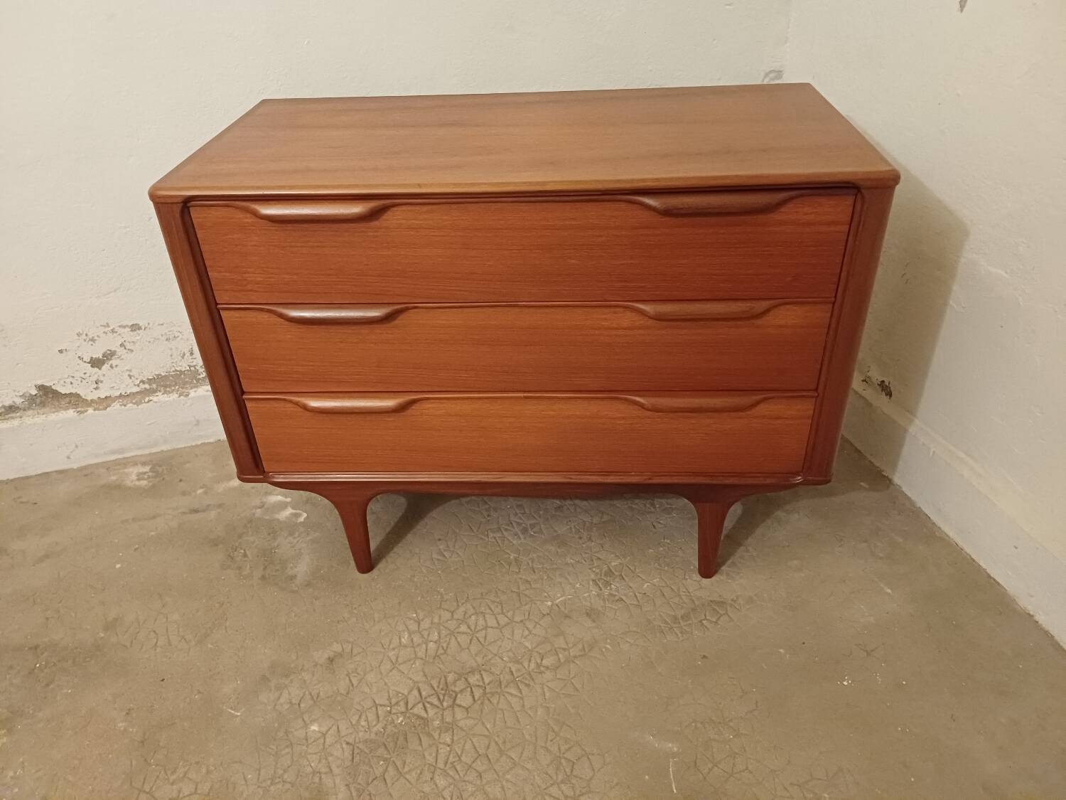 Commode scandinave en teck