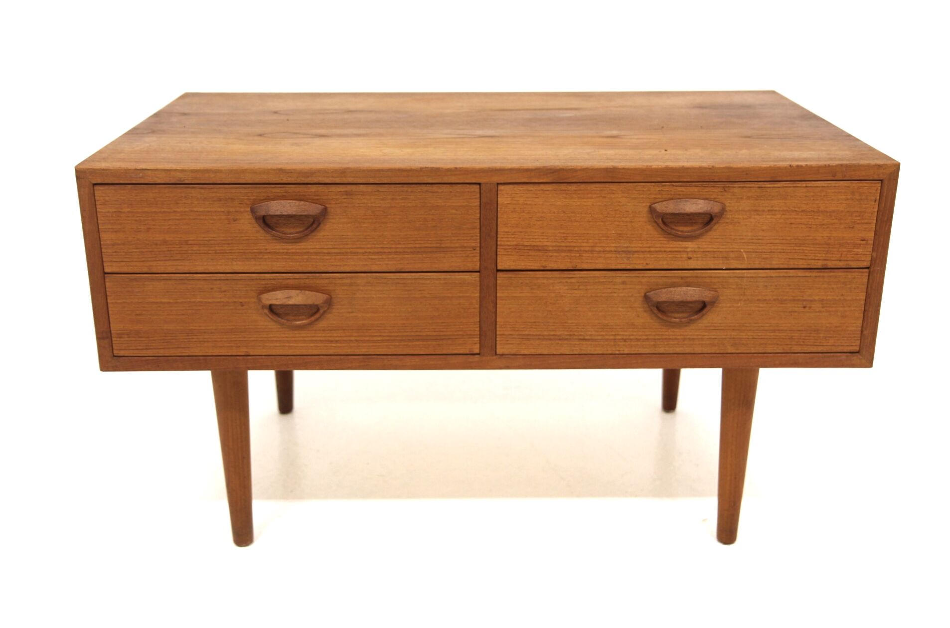 Scandinavian teak chest of drawers, Kai Kristiansen, Feldballes Møbelfabrik, Sweden, 1950