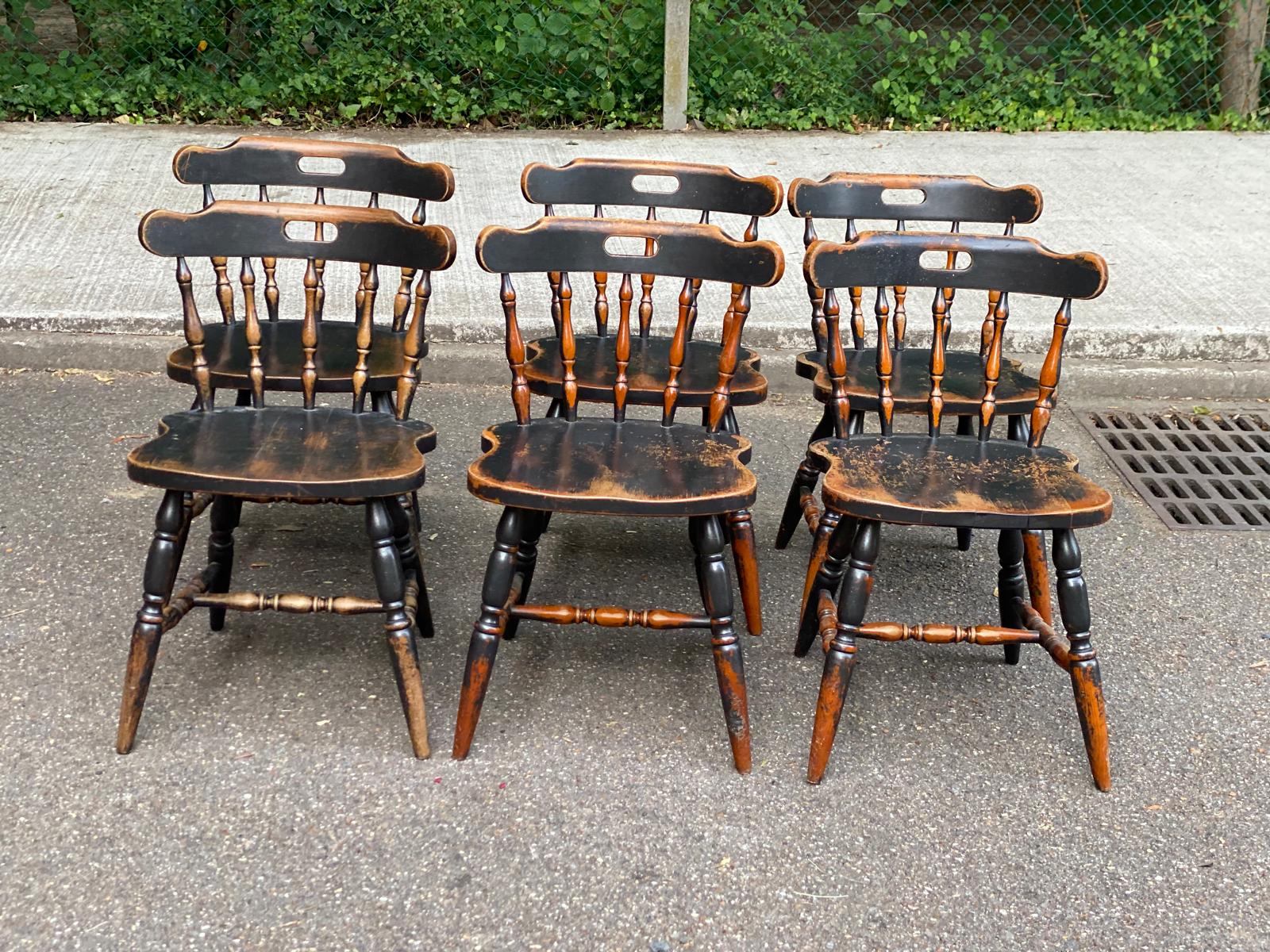 6 solid wood Windsor dining chairs from the 1950s.