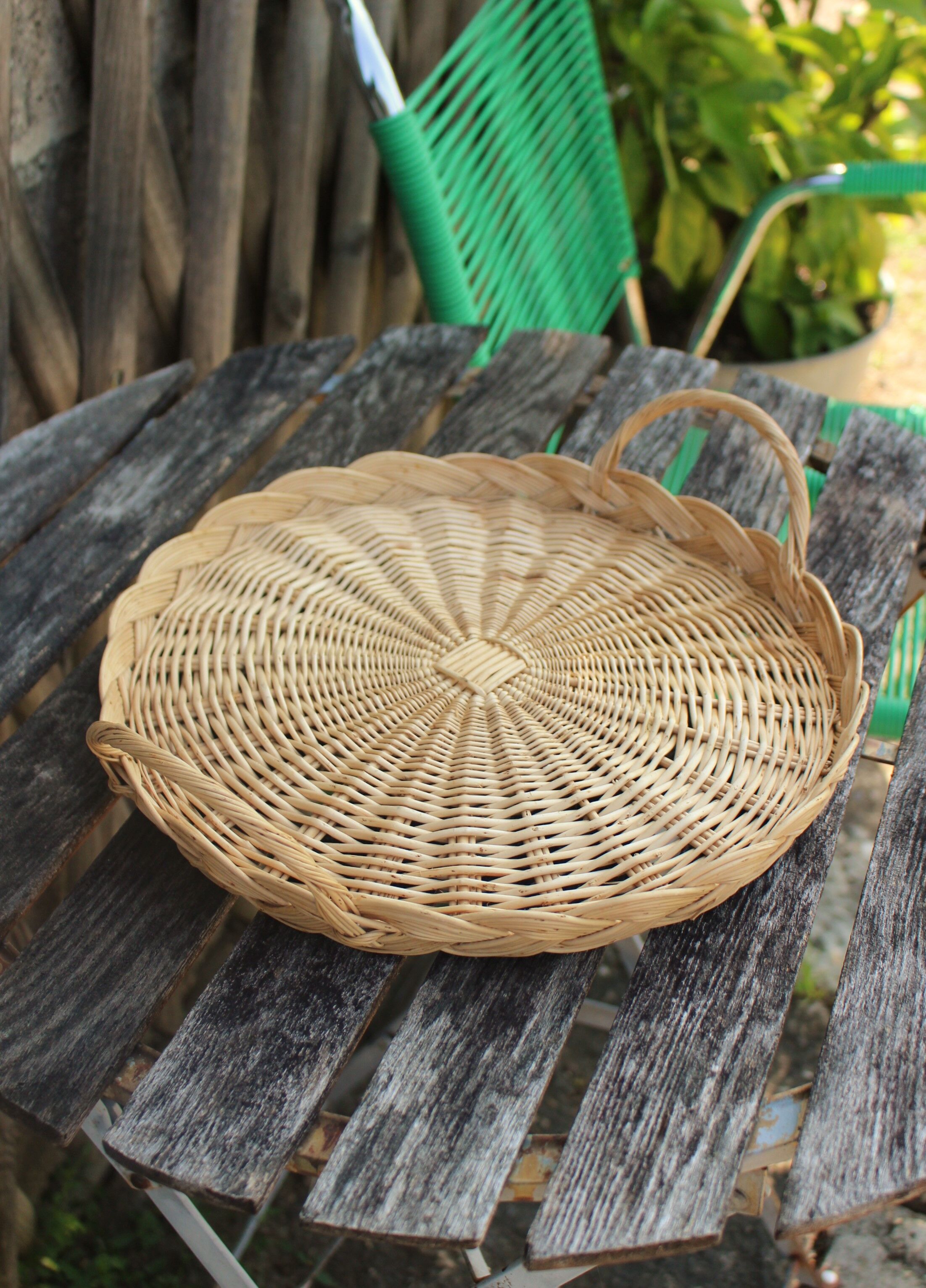 Round wicker top vintage basketry