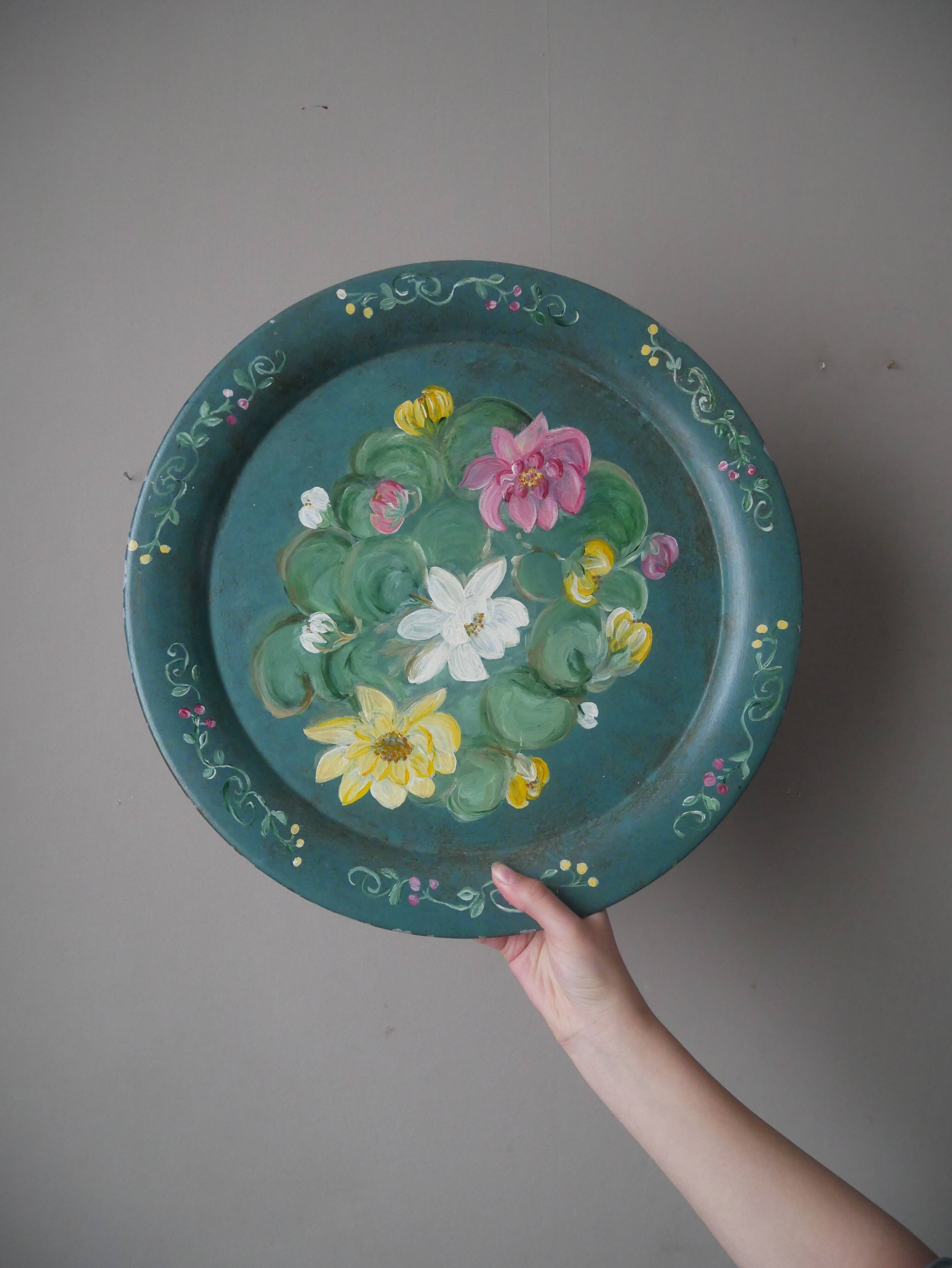 Hand-painted metal serving tray with floral decoration, bohemian country decoration, flea market spirit