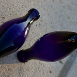 Duo d'amphores en verre bleue cobalt