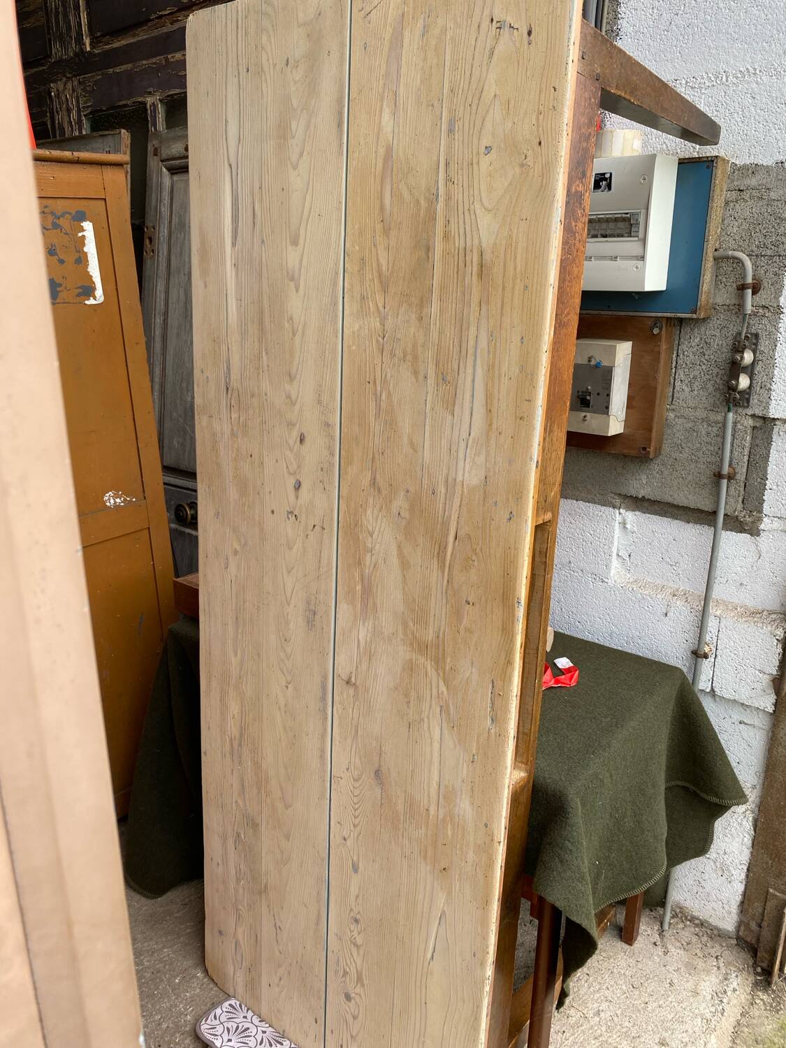 Farmhouse table