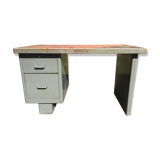 Metal desk