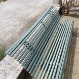 Bench made of metal and wood