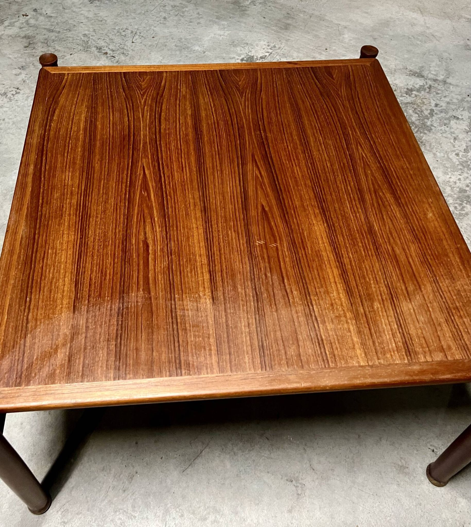 Table basse en teck scandinave années 60
