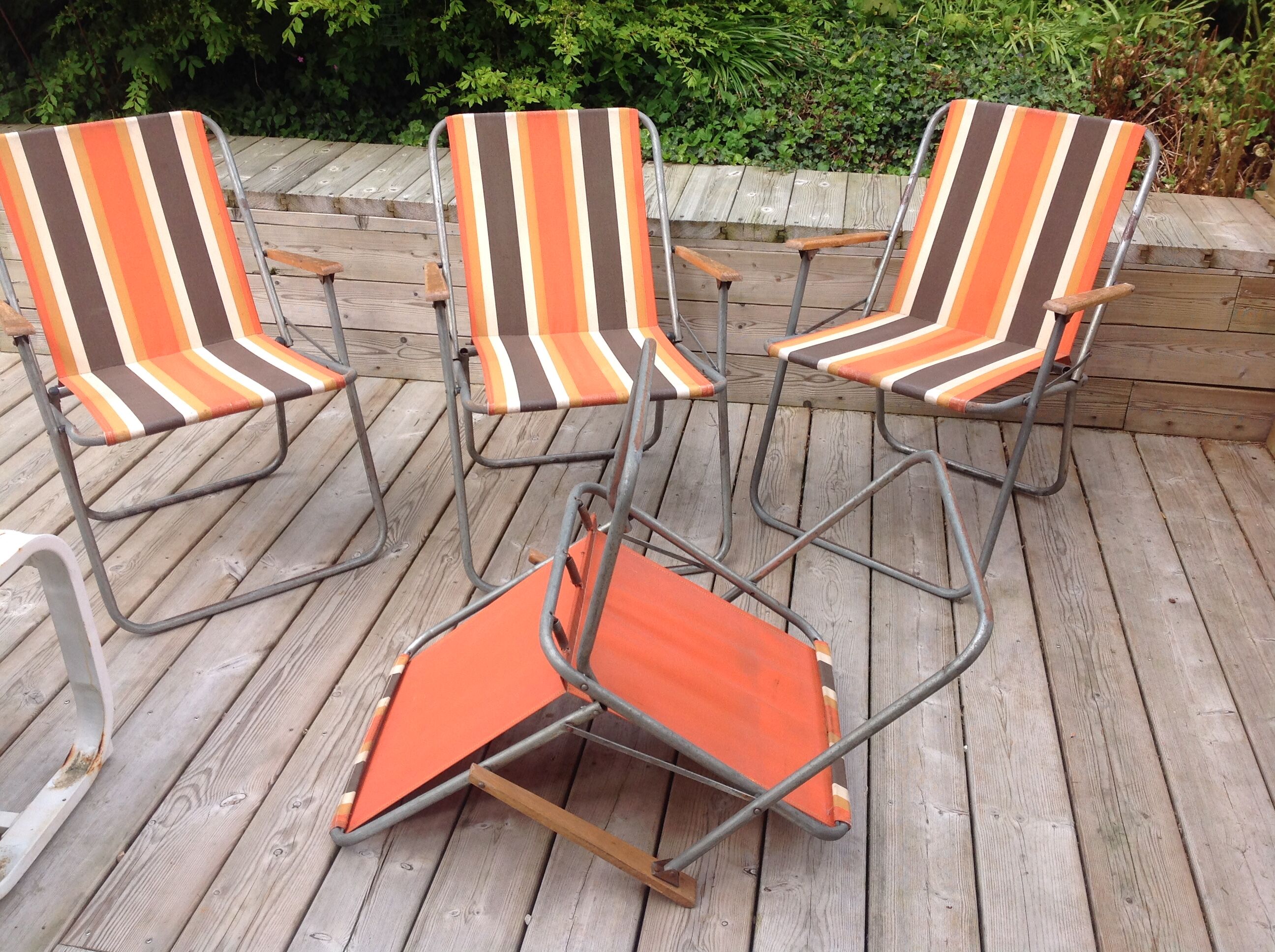 4 vintage camping armchairs