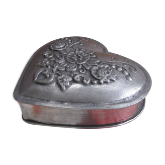 Candy box tin heart