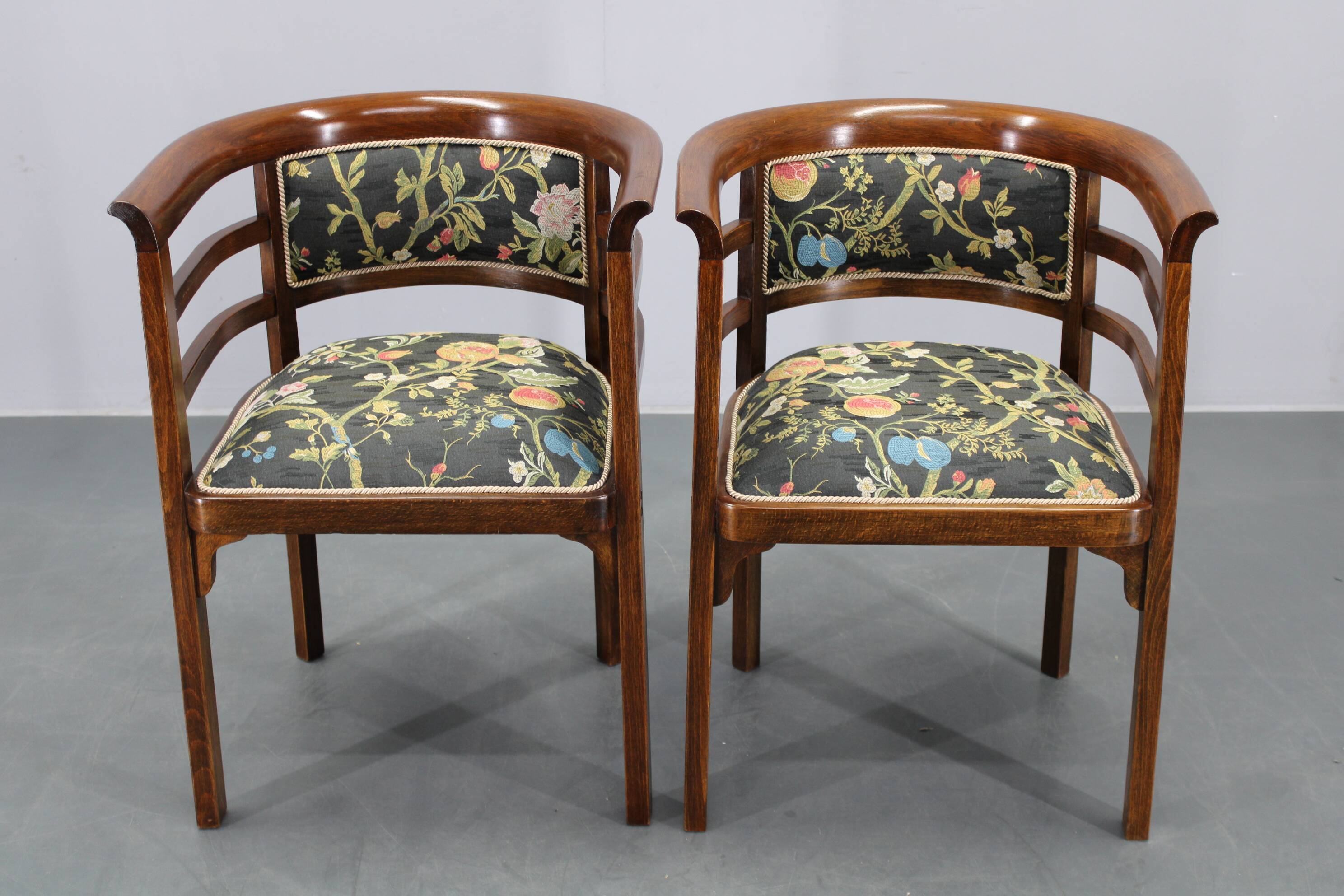 1930s pair of restored Thonet armchairs, Czechoslovakia