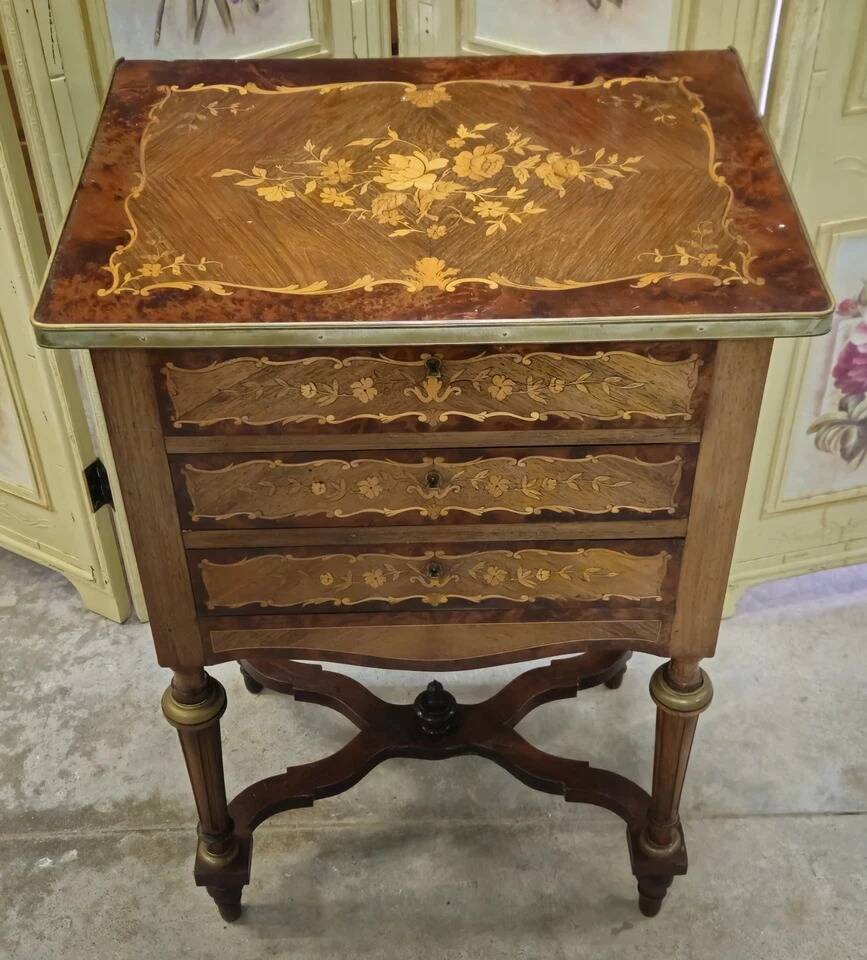 Commode travailleuse marquetée époque Napoléon III à abattant avec miroir
