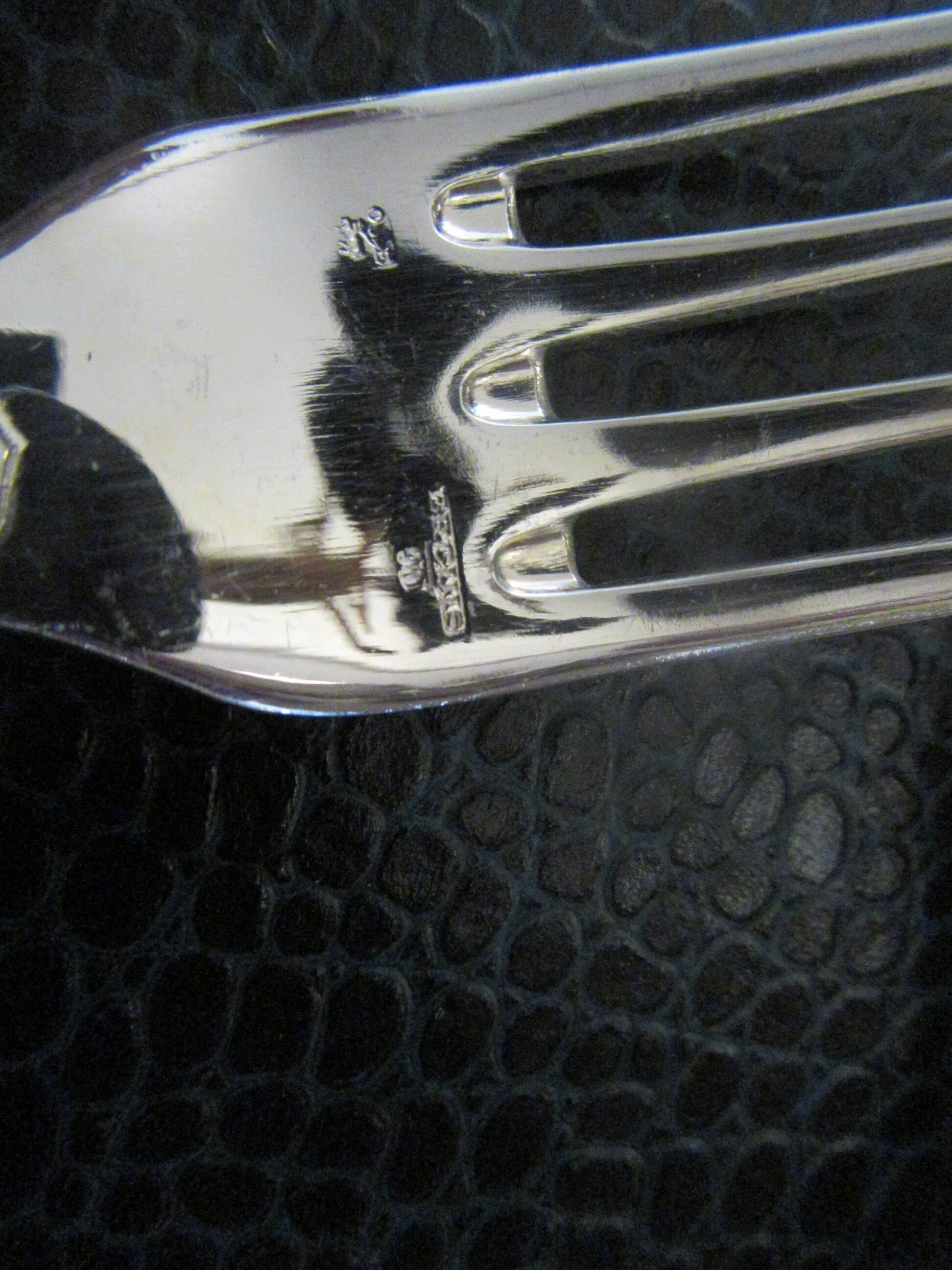 Silver-plated metal cutlery set ercuis in its gadroons model box