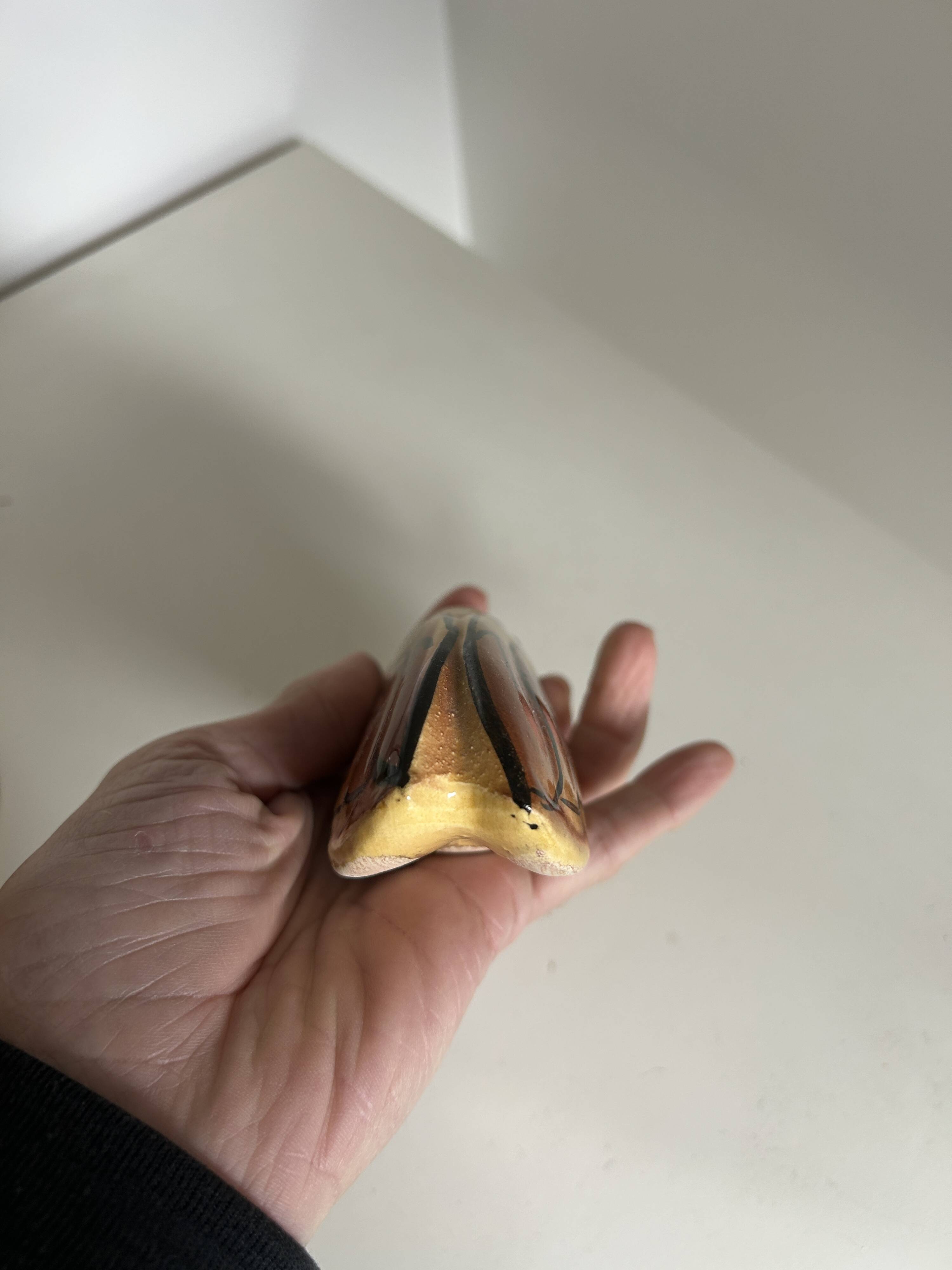 Vintage Provençal cicada handmade ceramic to hang.