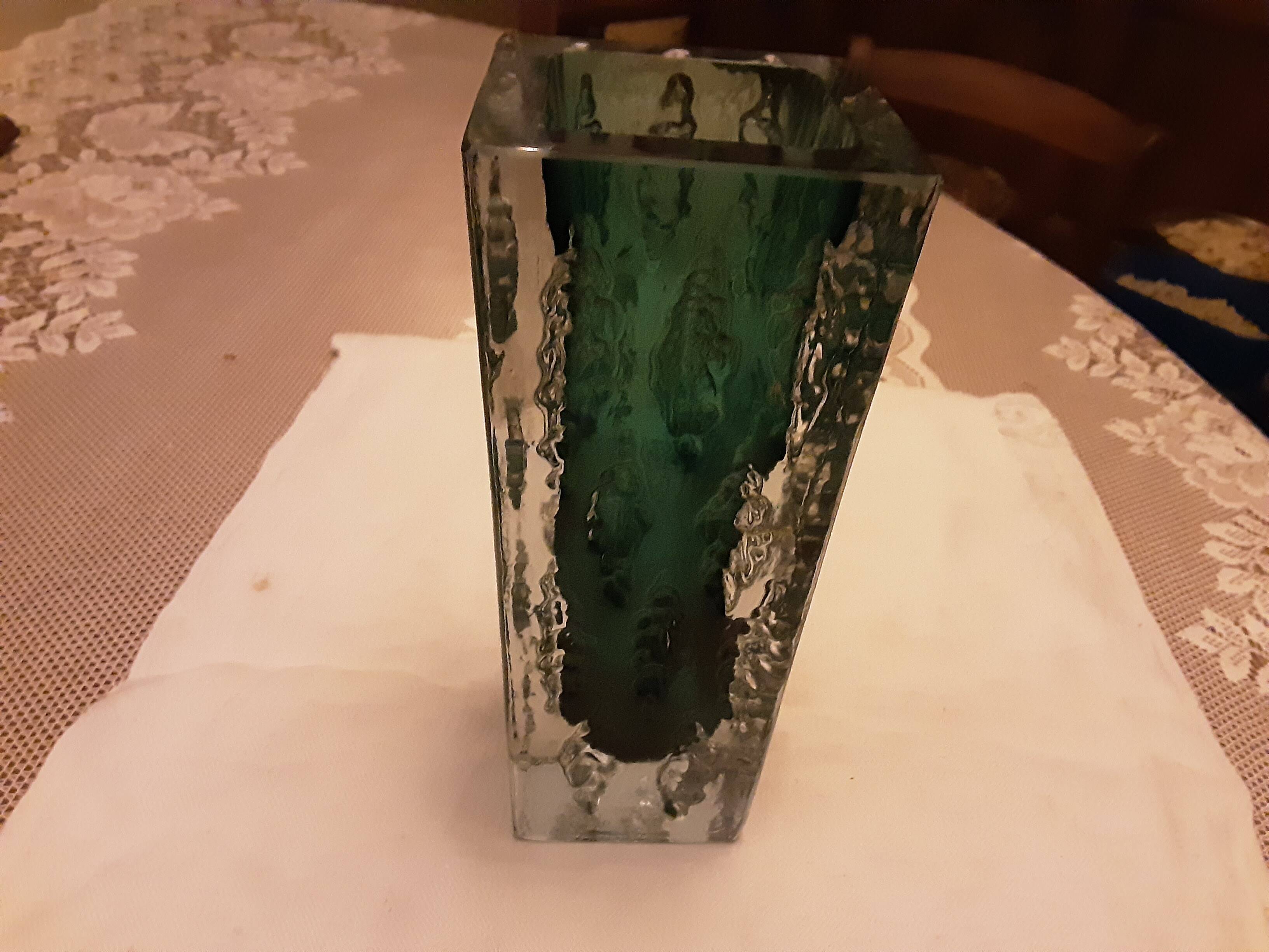 SOMMERSO MOLD-BLOWN VASE