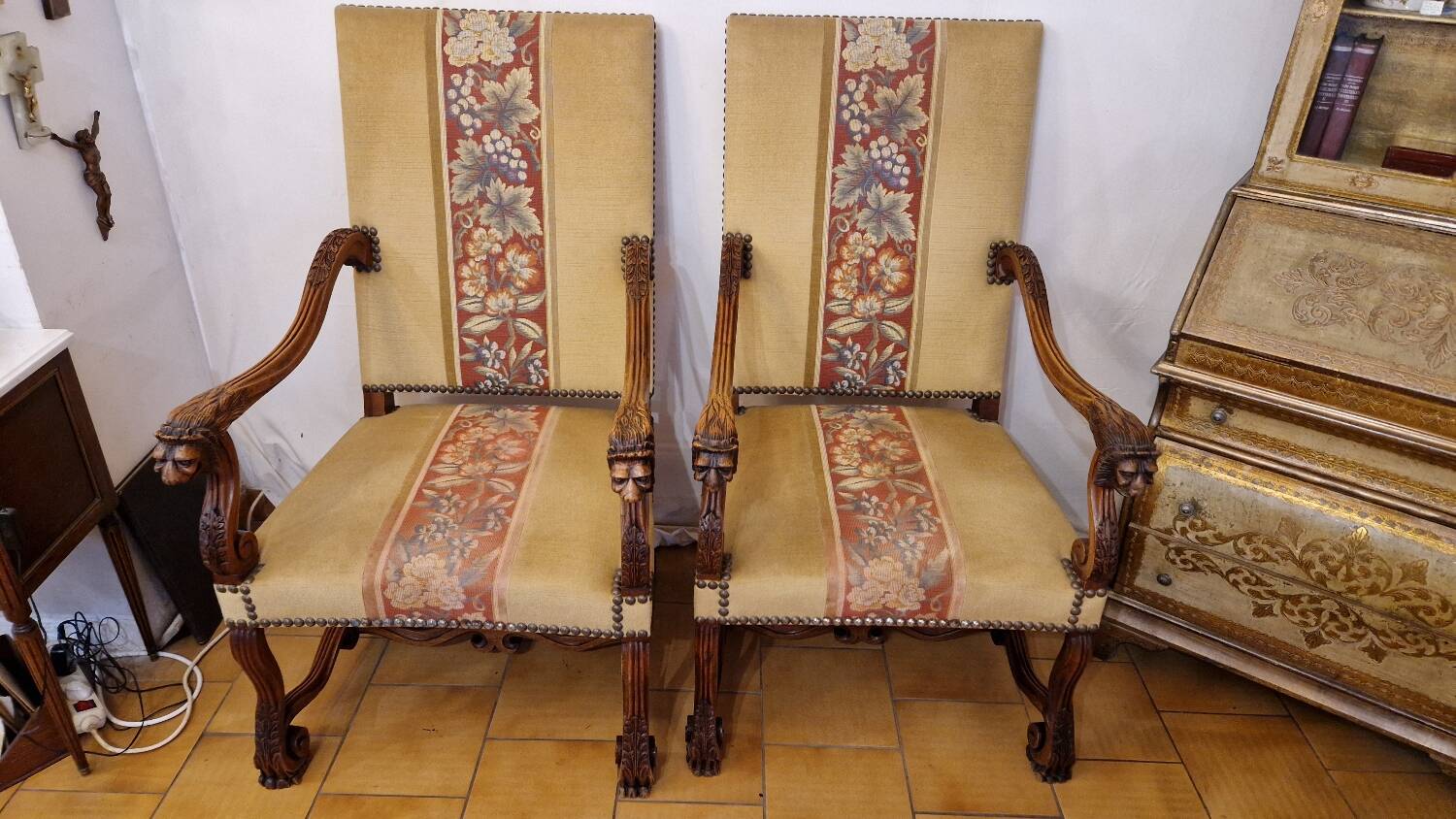 Pair of Renaissance armchairs
