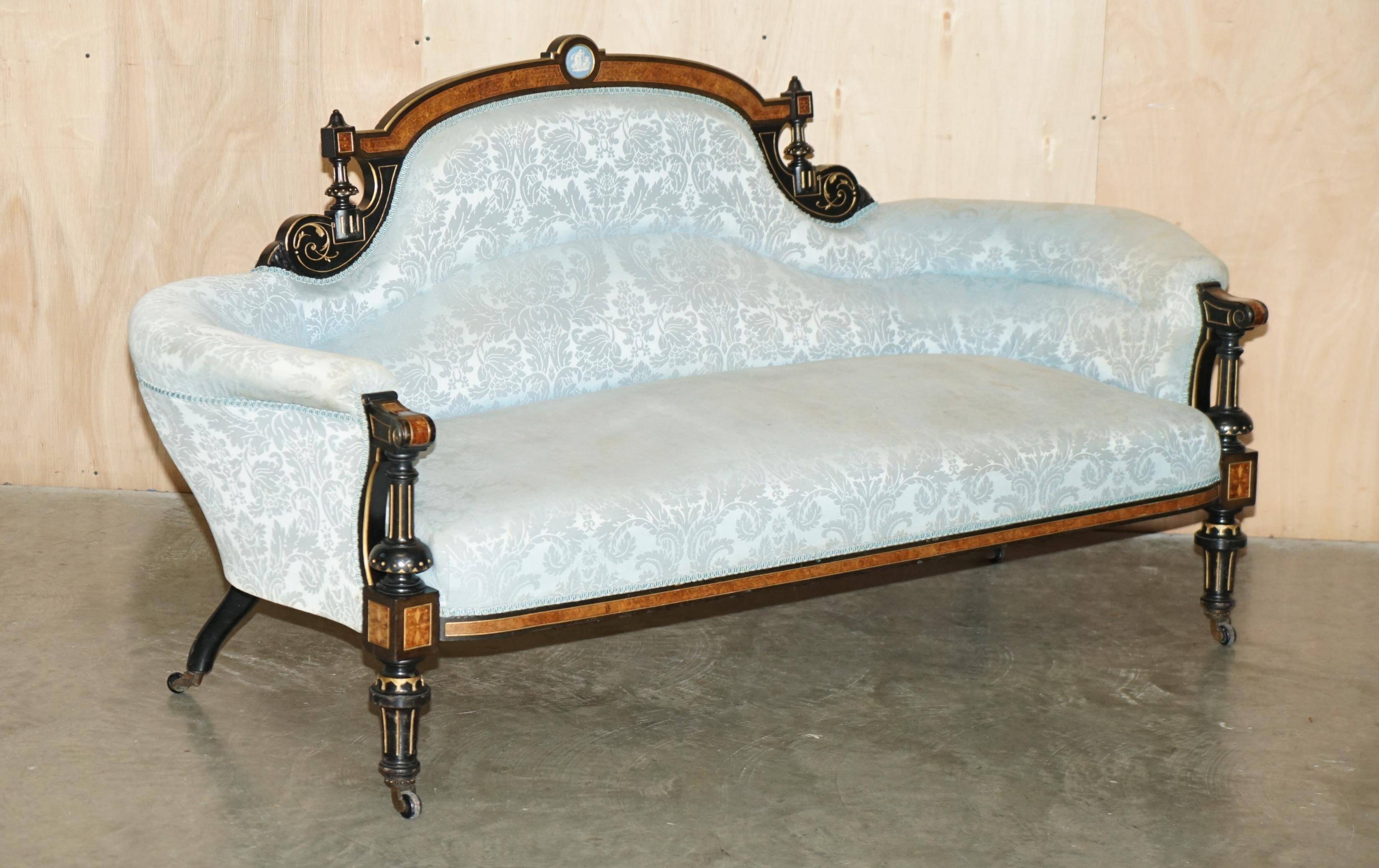Sofa en noyer marin et ébène avec plaque Grand Tour